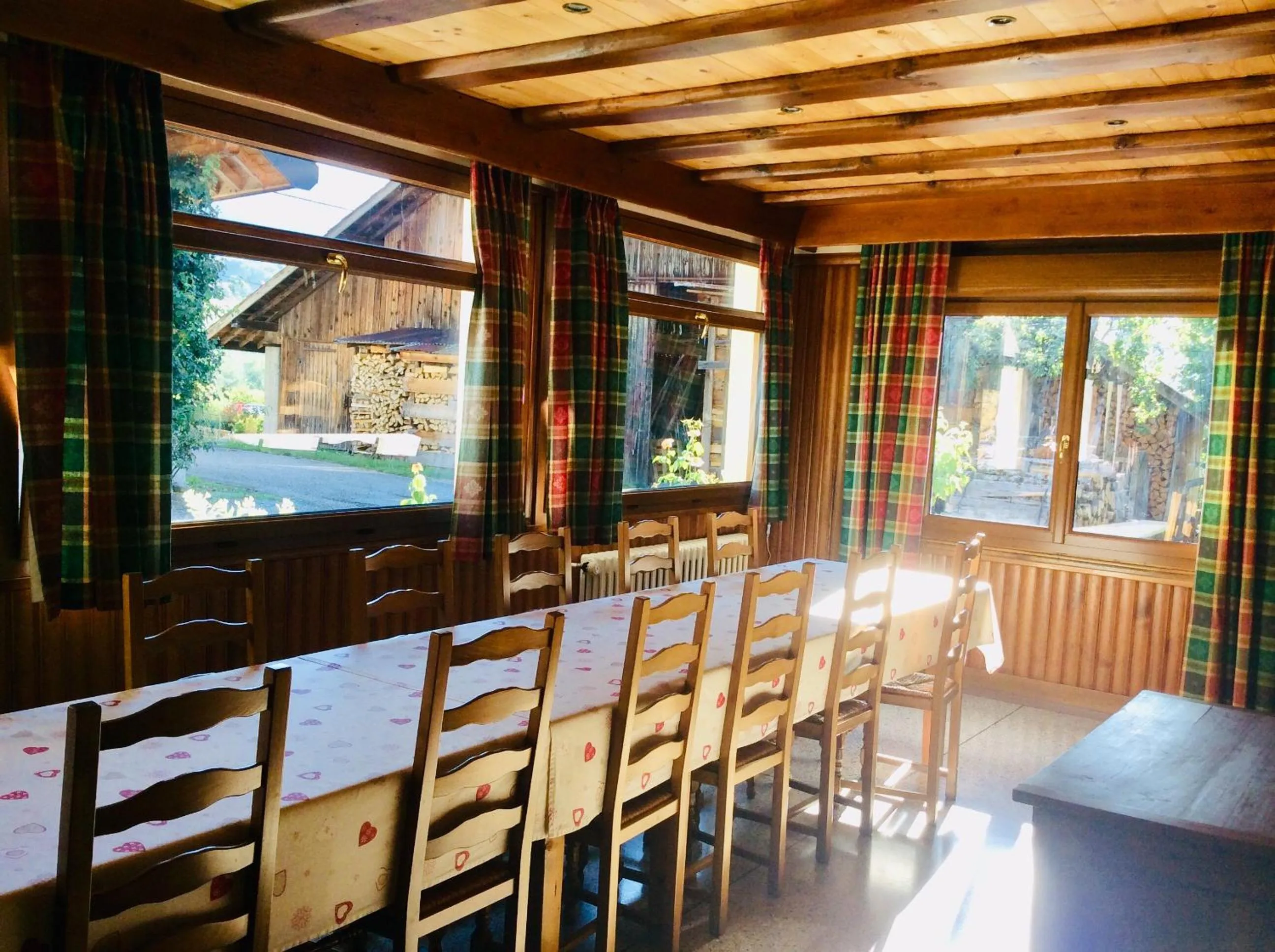 Dining area in Au Refuge de Blanche