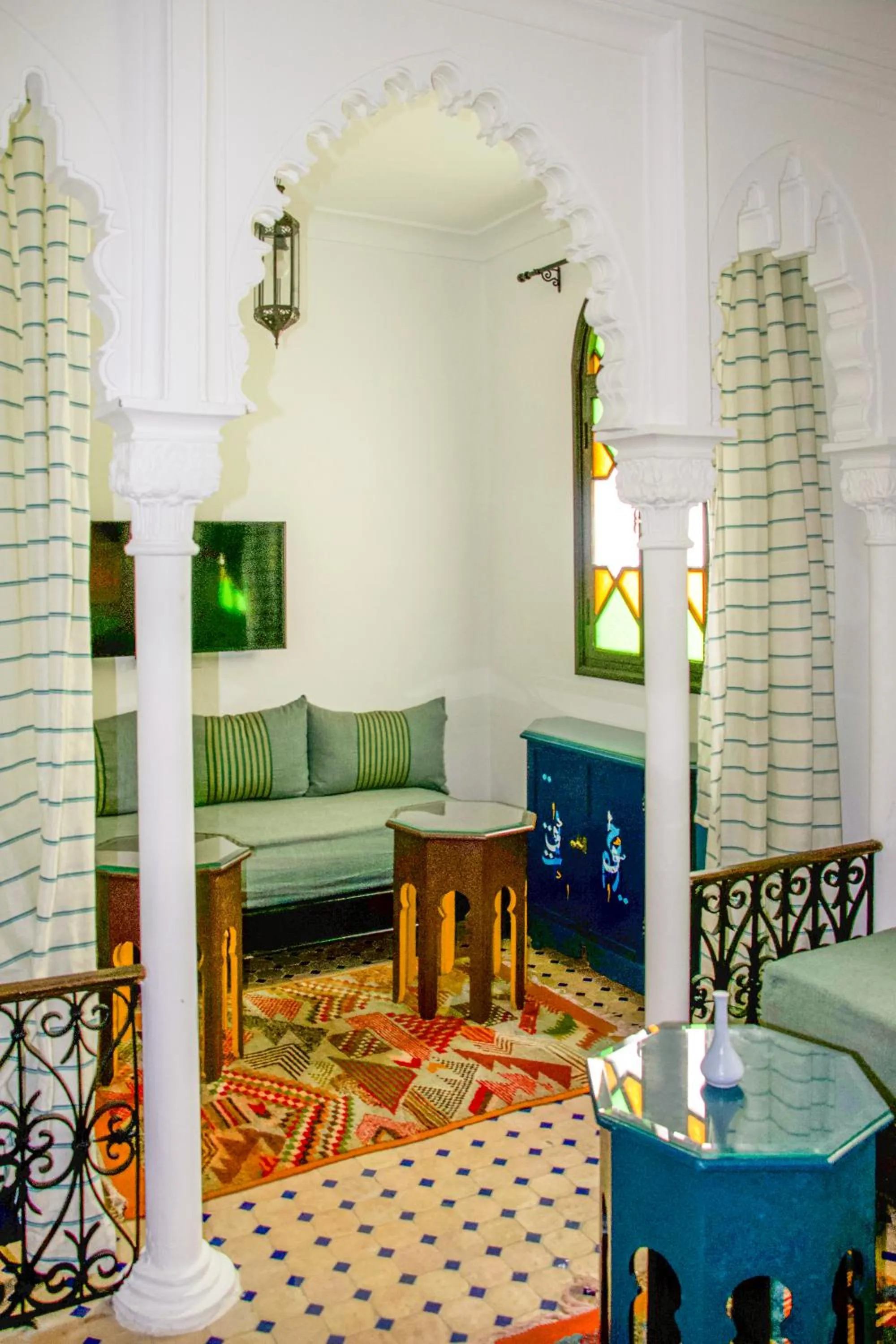 TV and multimedia in Dar Tinjâa