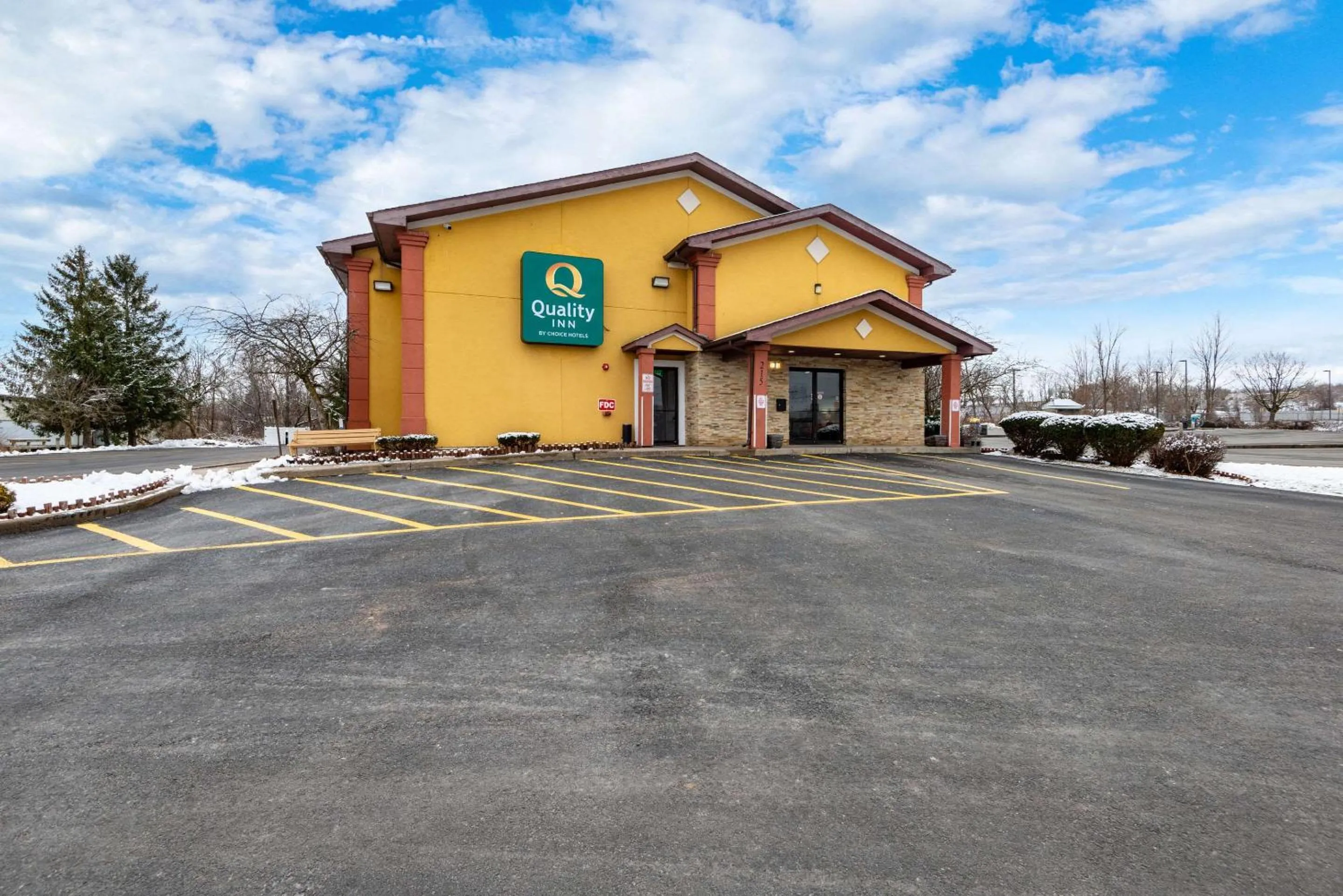 Property building in Quality Inn Oneida near Casino