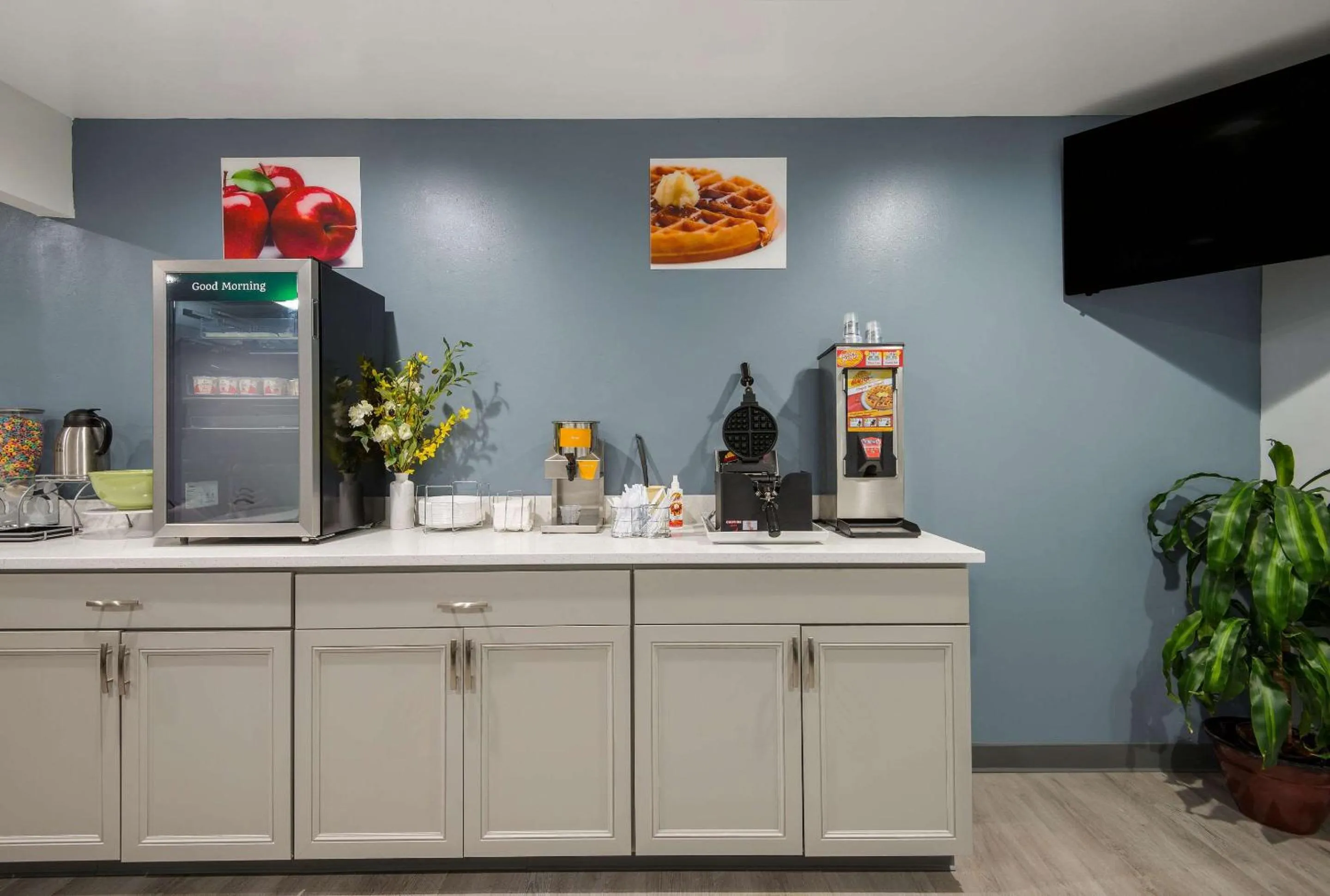 Breakfast in Quality Inn Oneida near Casino