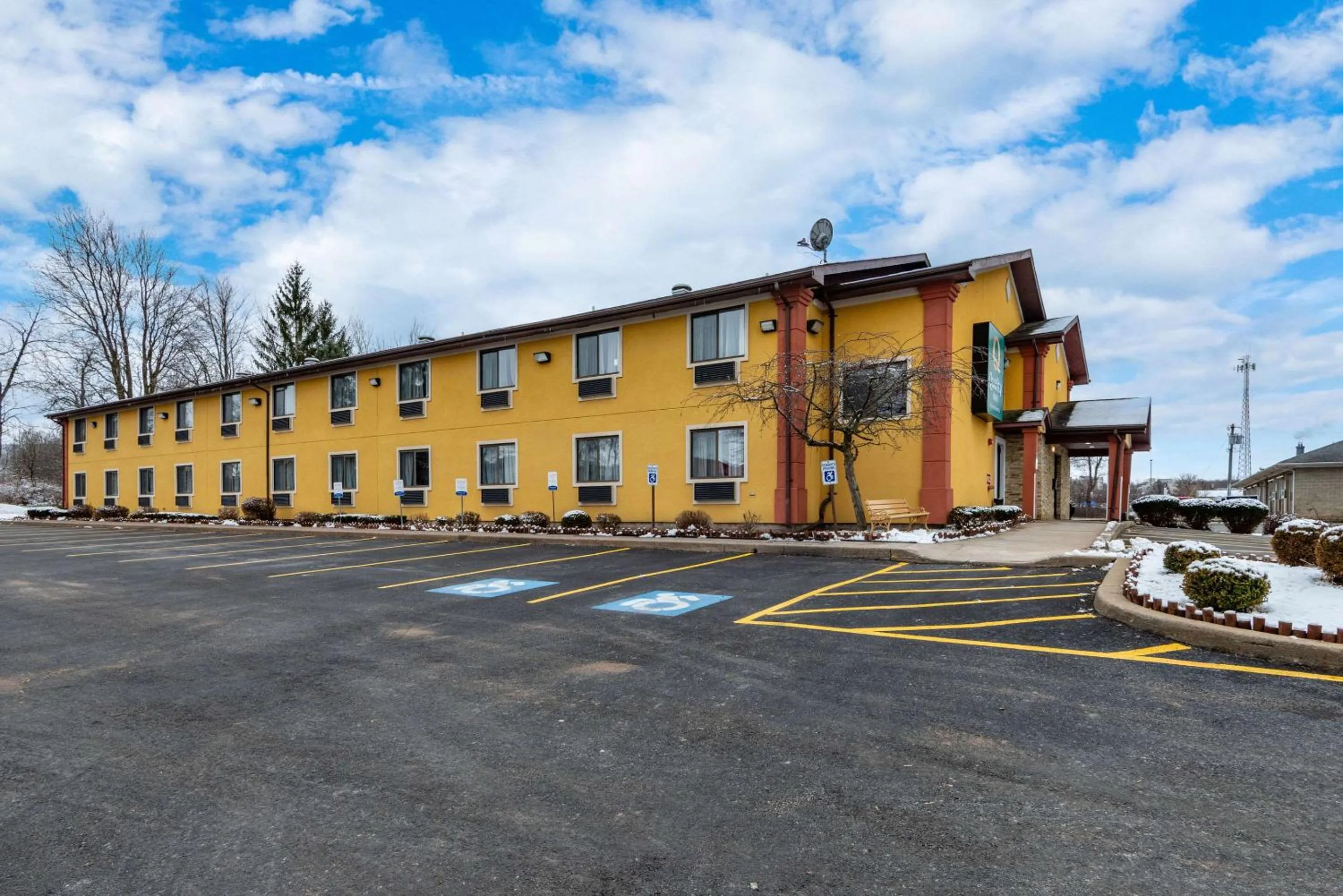 Property building in Quality Inn Oneida near Casino