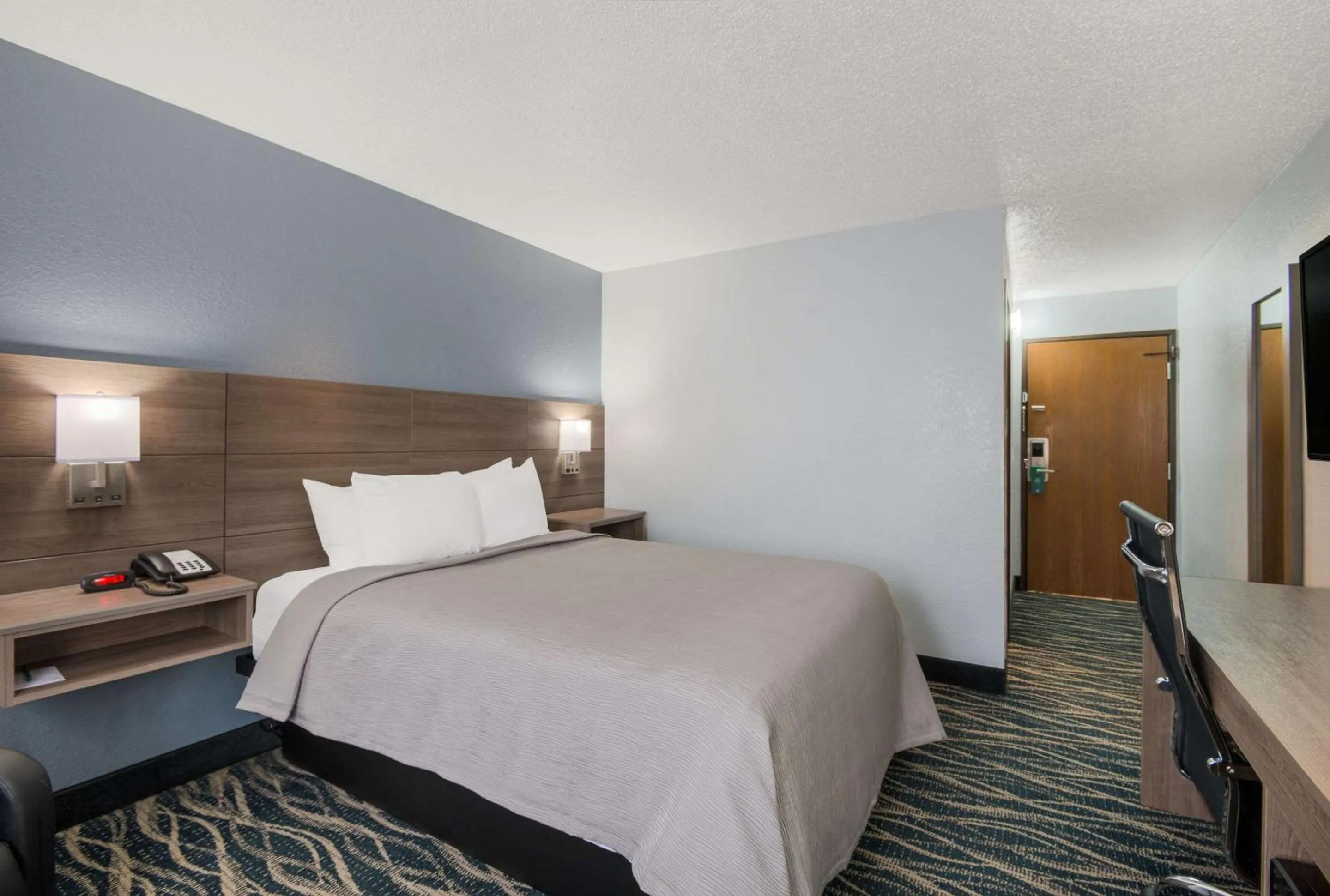 Bedroom, Bed in Quality Inn Oneida near Casino