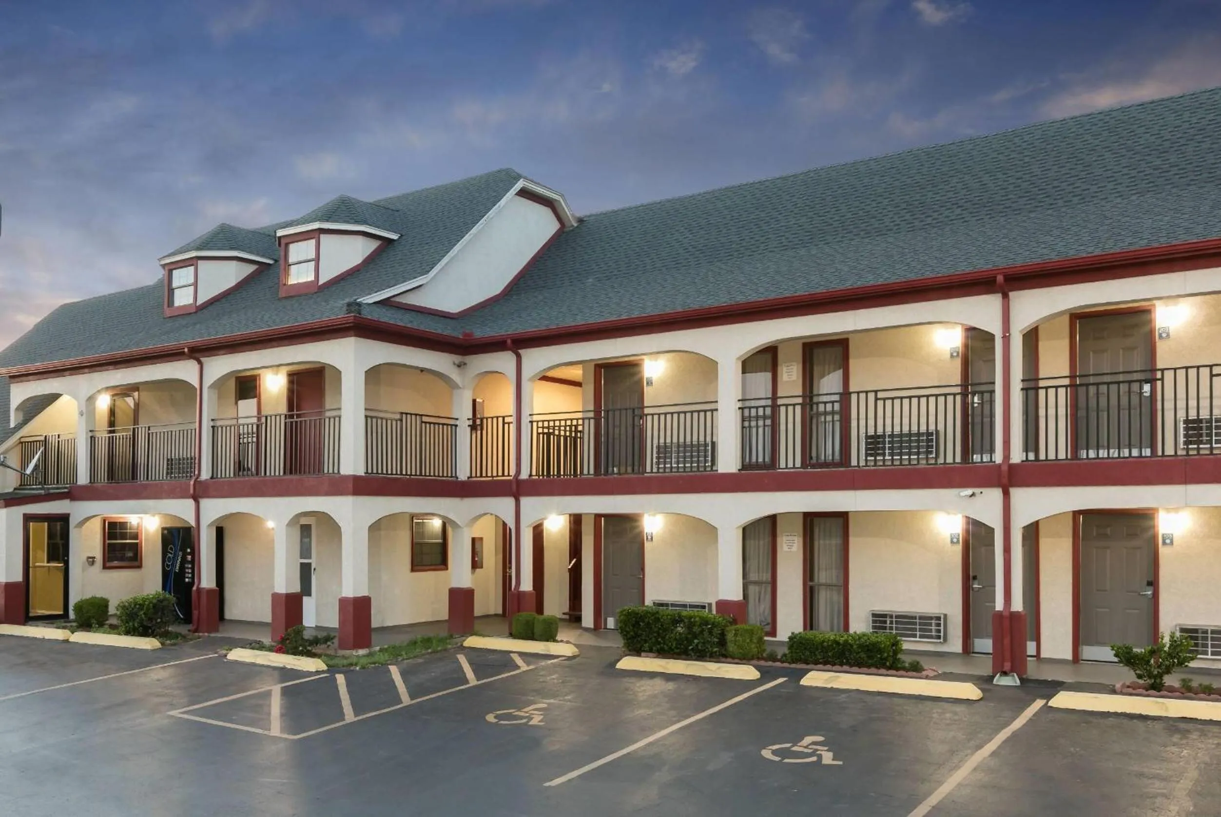 Property building in Travelodge Inn & Suites by Wyndham Norman