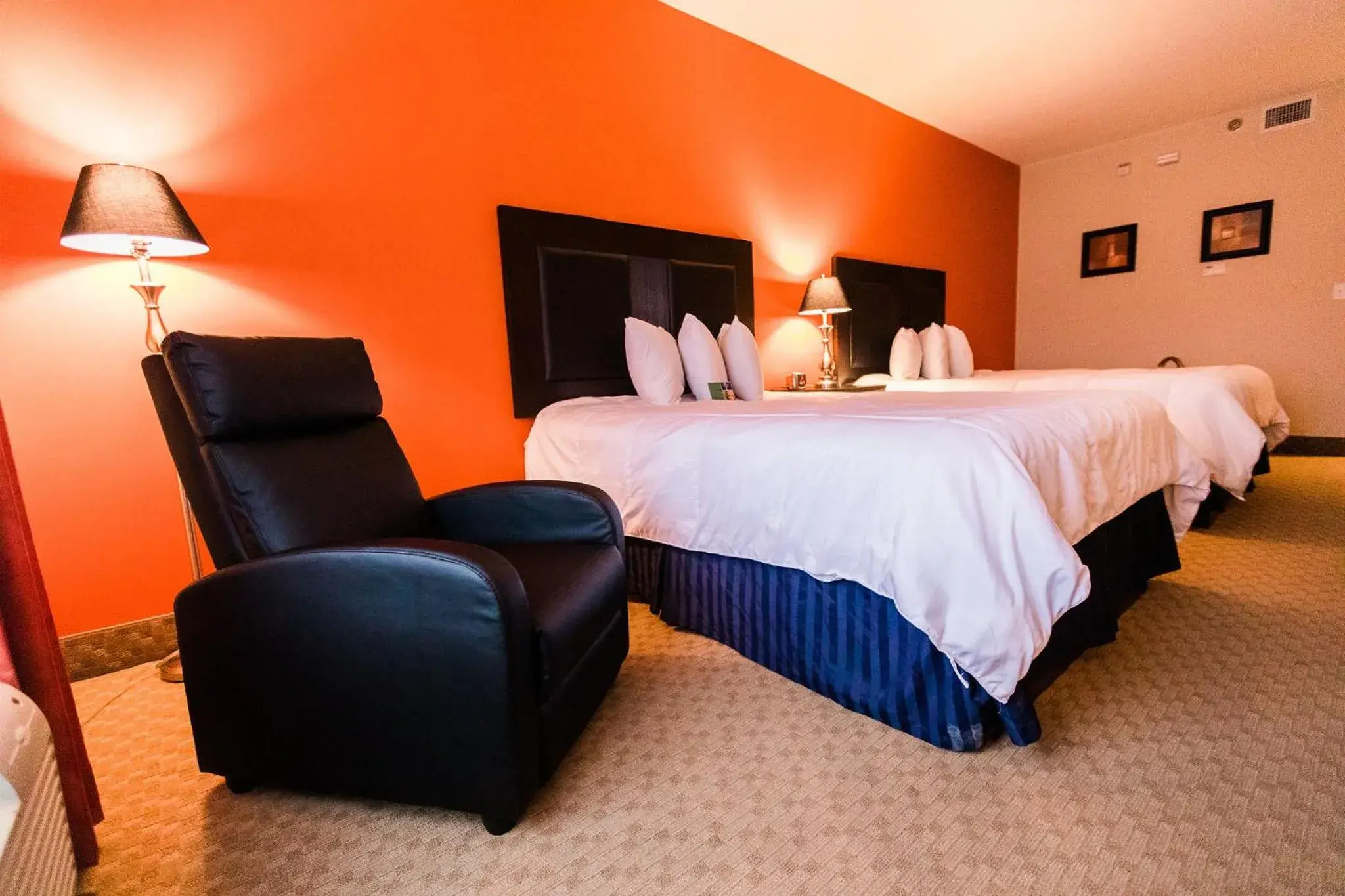 Queen Room with Two Queen Beds - Non-Smoking in Grand Hotel Queen Room with Two Queen Beds - Non-Smoking in Grand Hotel