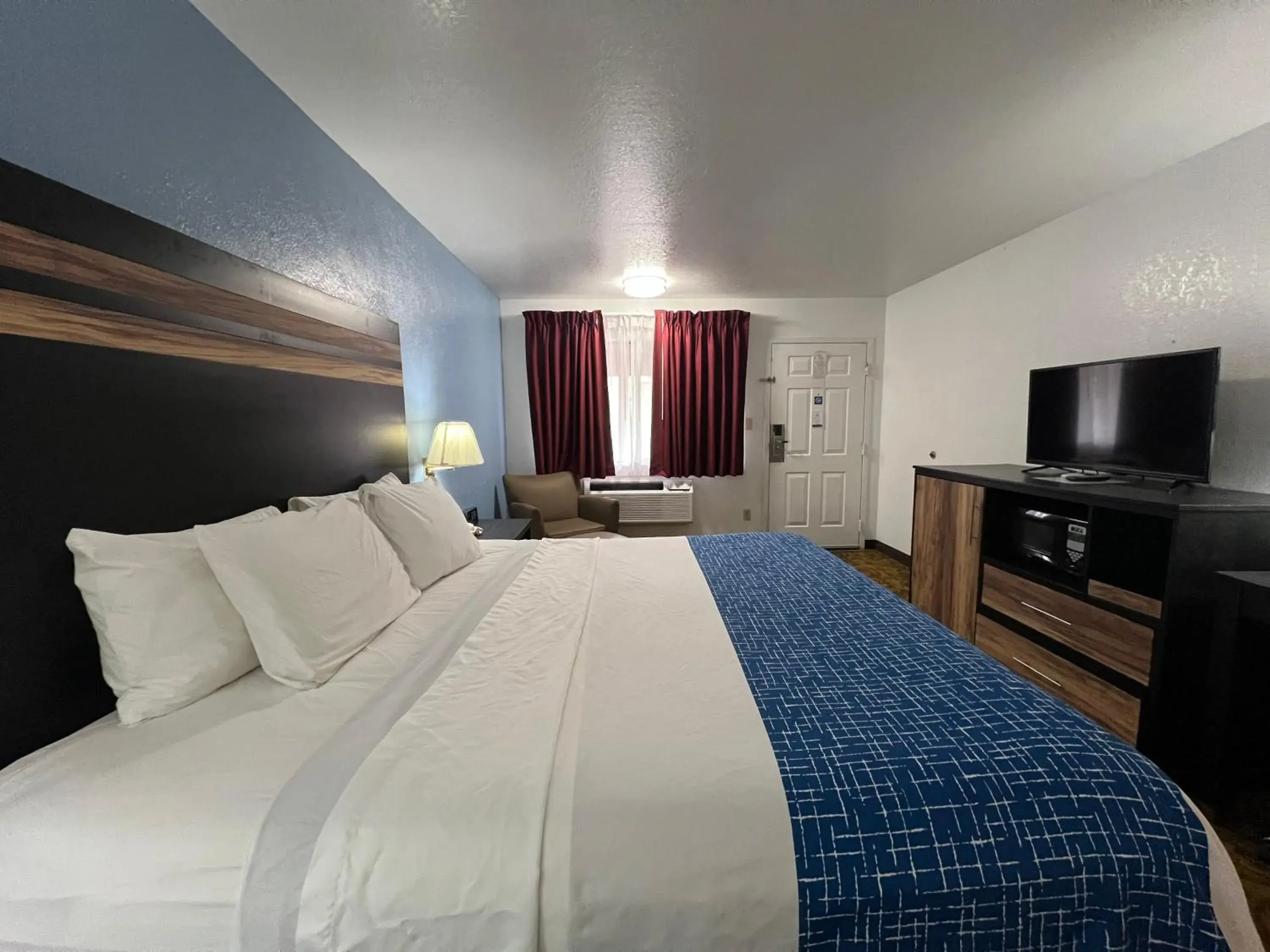 Bedroom, Bed in Travelodge by Wyndham Truth or Consequences Bedroom, Bed in Travelodge by Wyndham Truth or Consequences