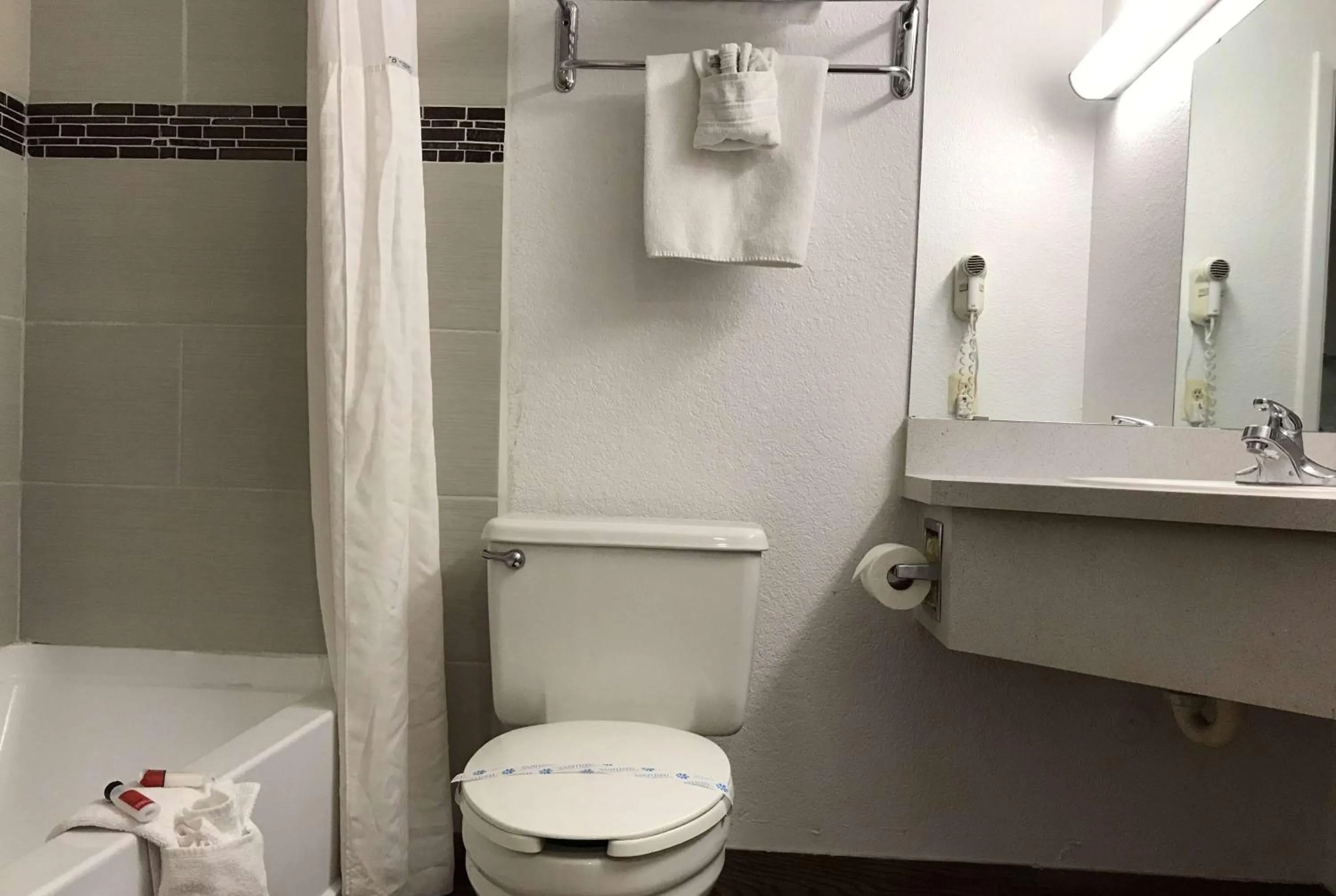 TV and multimedia in Travelodge by Wyndham Truth or Consequences