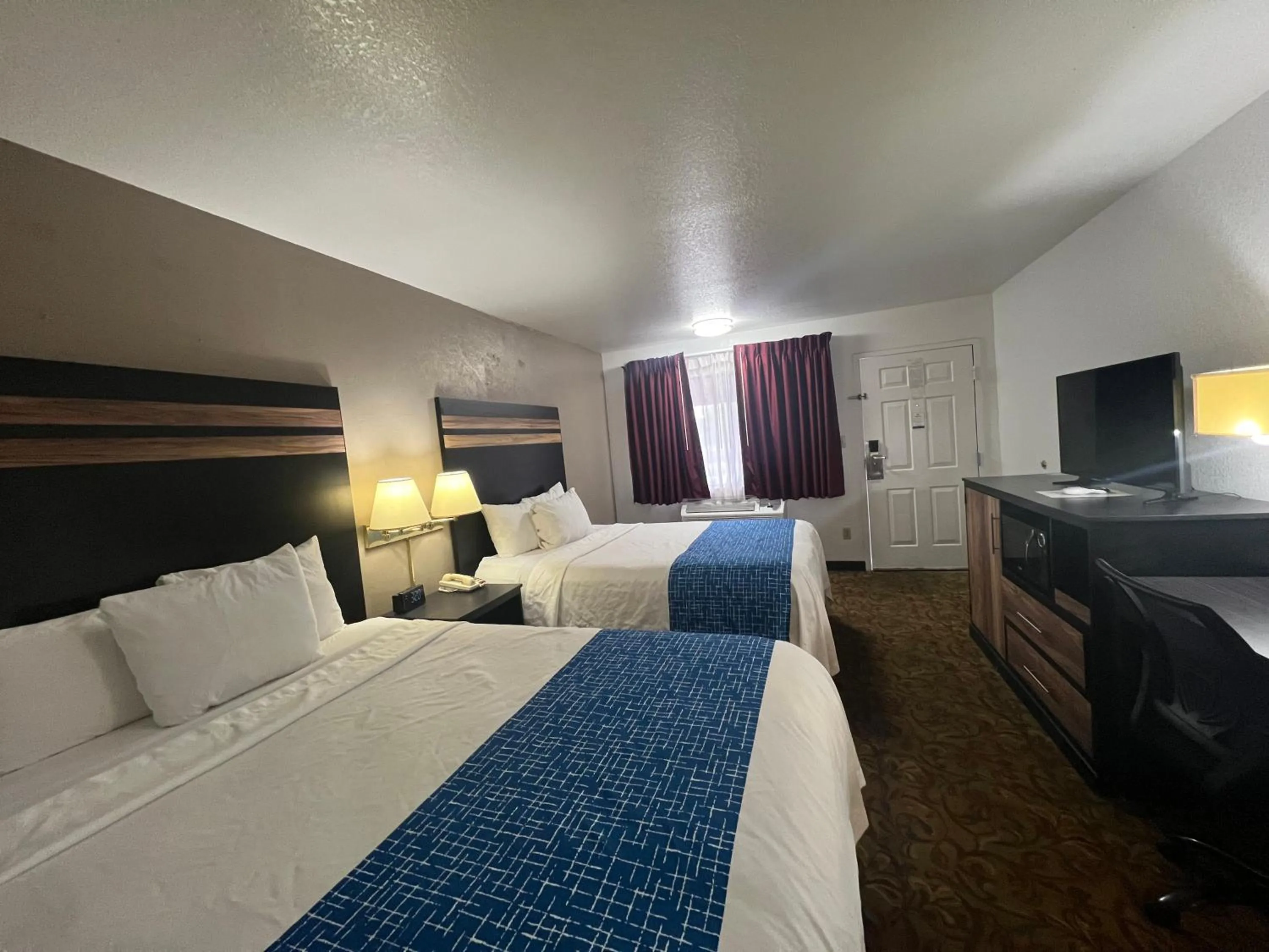 Bedroom, Bed in Travelodge by Wyndham Truth or Consequences