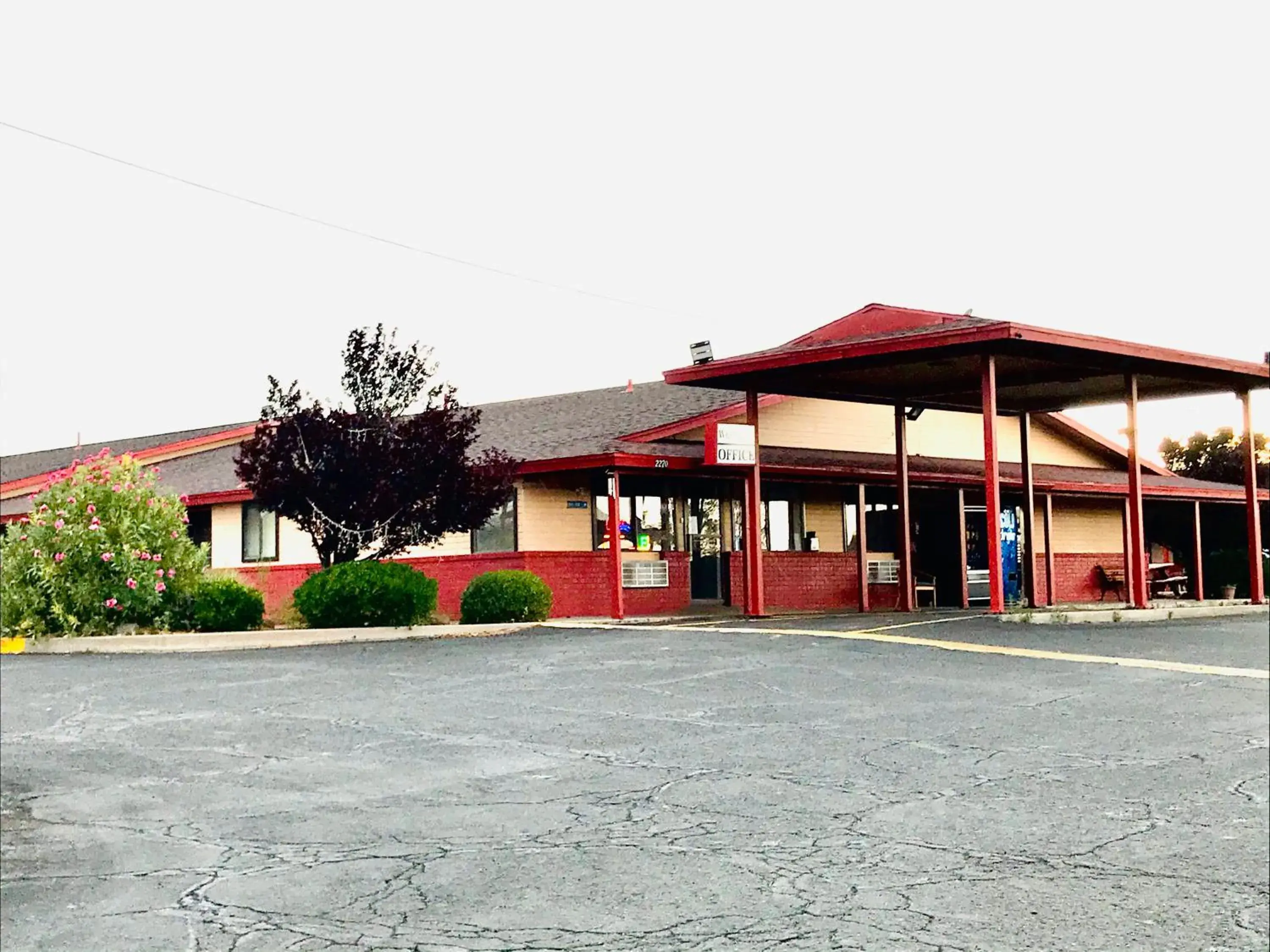 Property building in Travelodge by Wyndham Truth or Consequences Property building in Travelodge by Wyndham Truth or Consequences