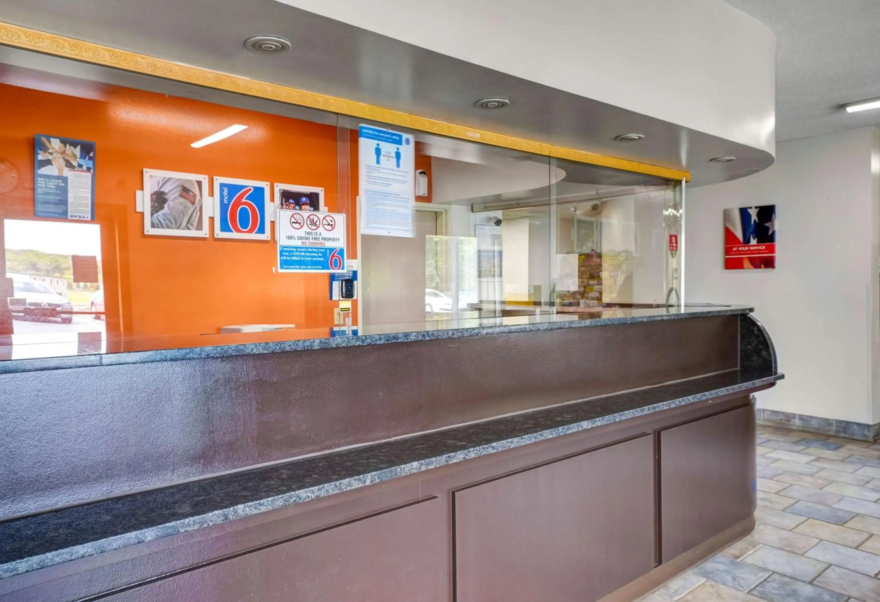 Lobby or reception in Motel 6-Gordonville, PA - Lancaster PA
