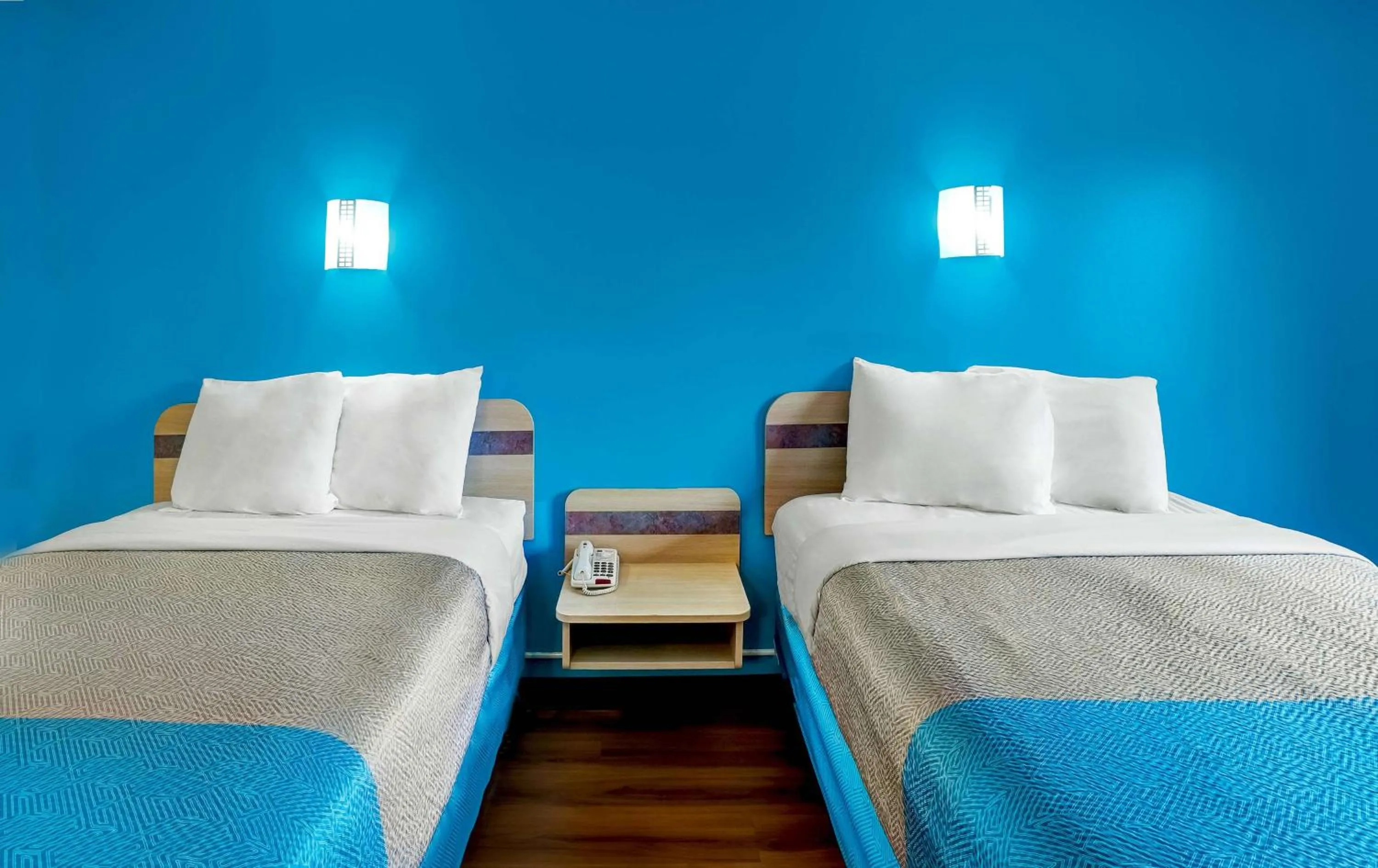 Photo of the whole room, Bed in Motel 6-Gordonville, PA - Lancaster PA