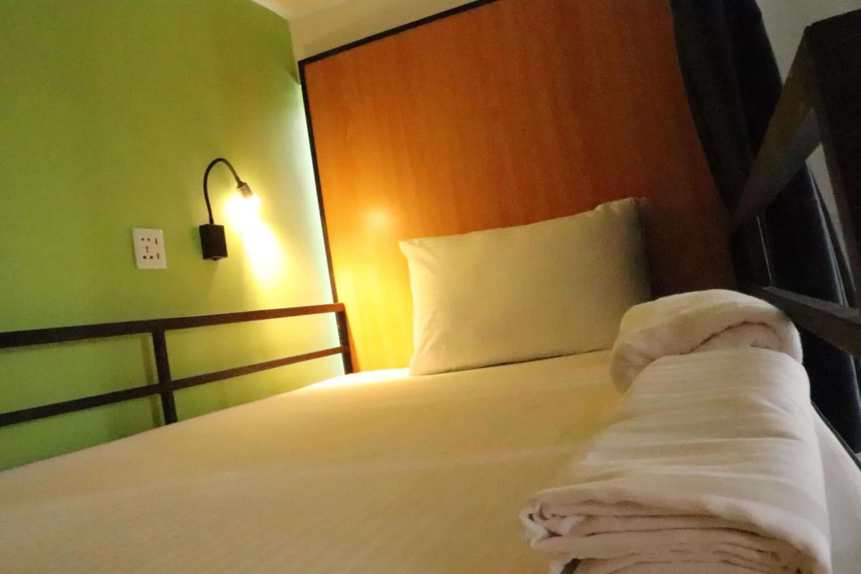 bunk bed, Bed in Miracle Colombo City Hostel bunk bed, Bed in Miracle Colombo City Hostel