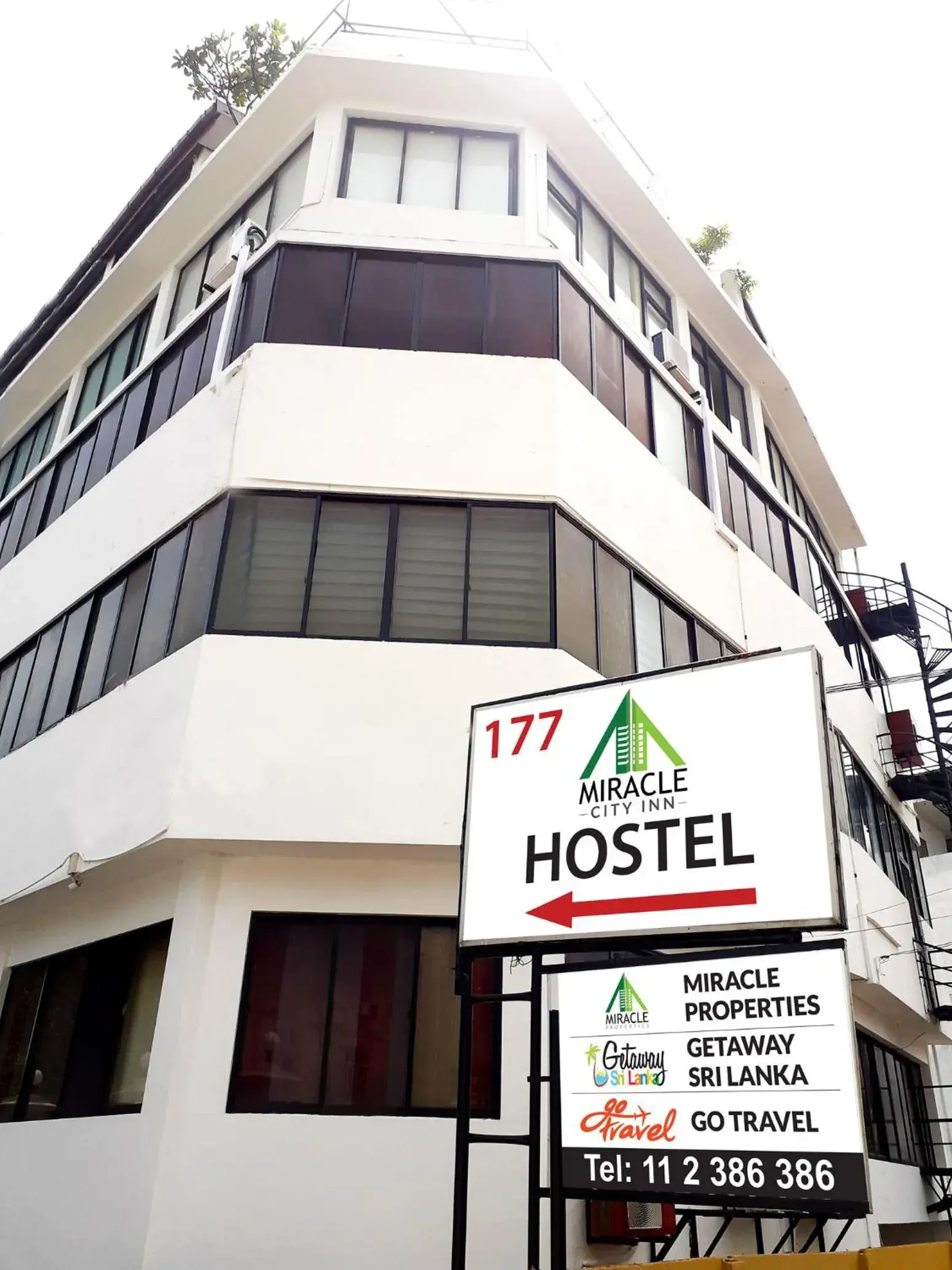 Property building in Miracle Colombo City Hostel Property building in Miracle Colombo City Hostel