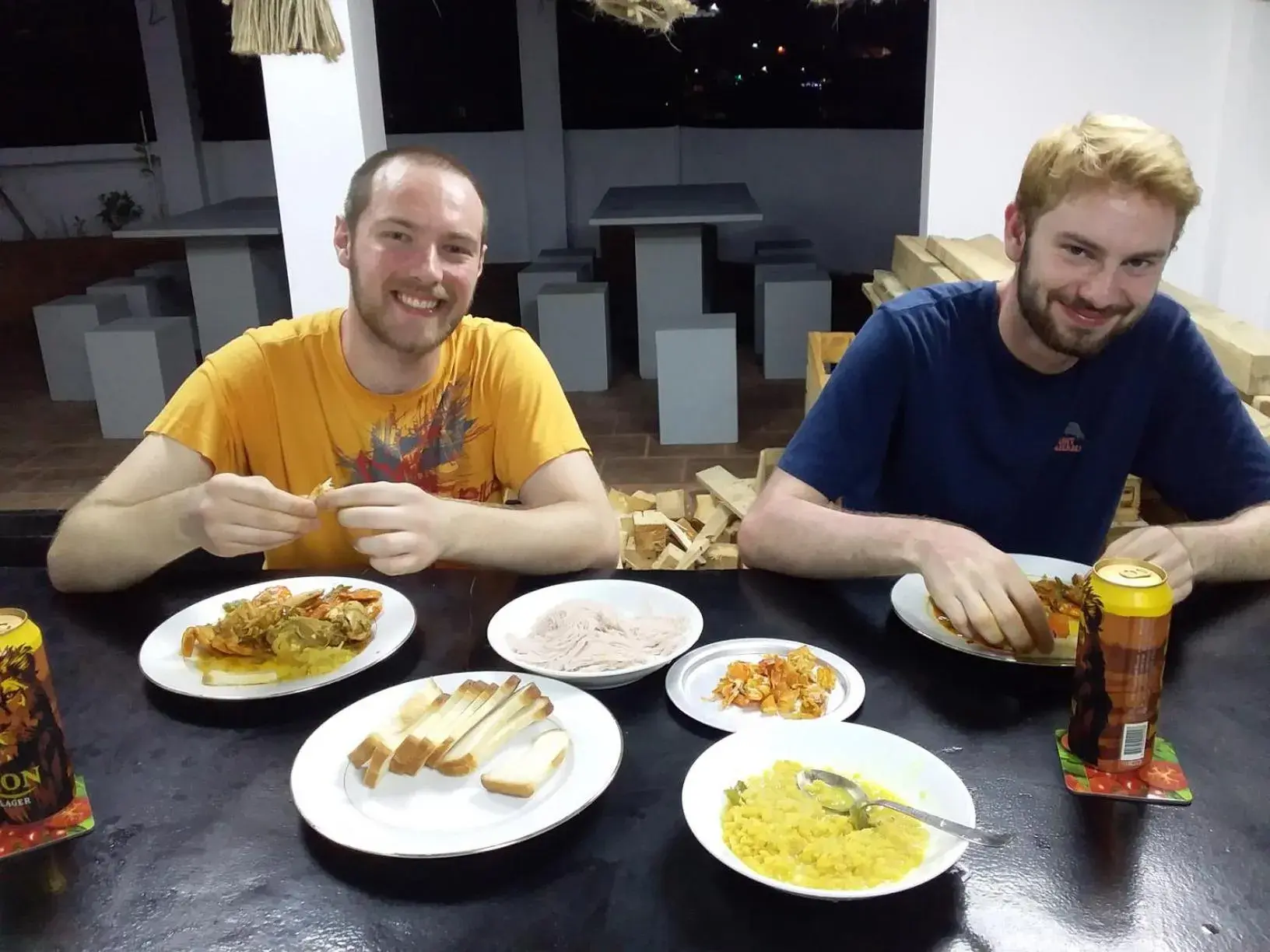 Restaurant/places to eat in Miracle Colombo City Hostel Restaurant/places to eat in Miracle Colombo City Hostel