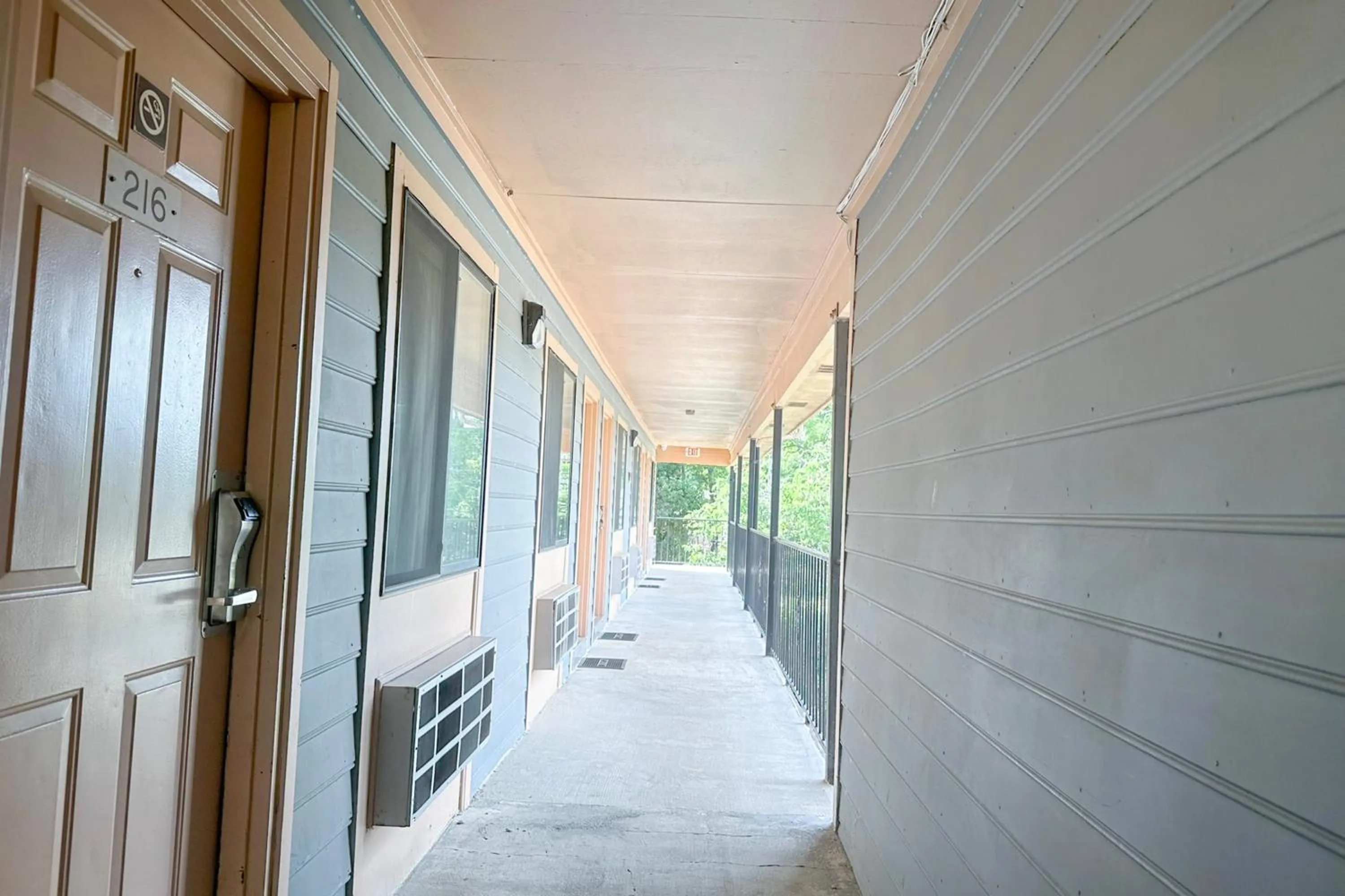 Balcony/Terrace in Louisville Inn by OYO Louisville Municipal Airport