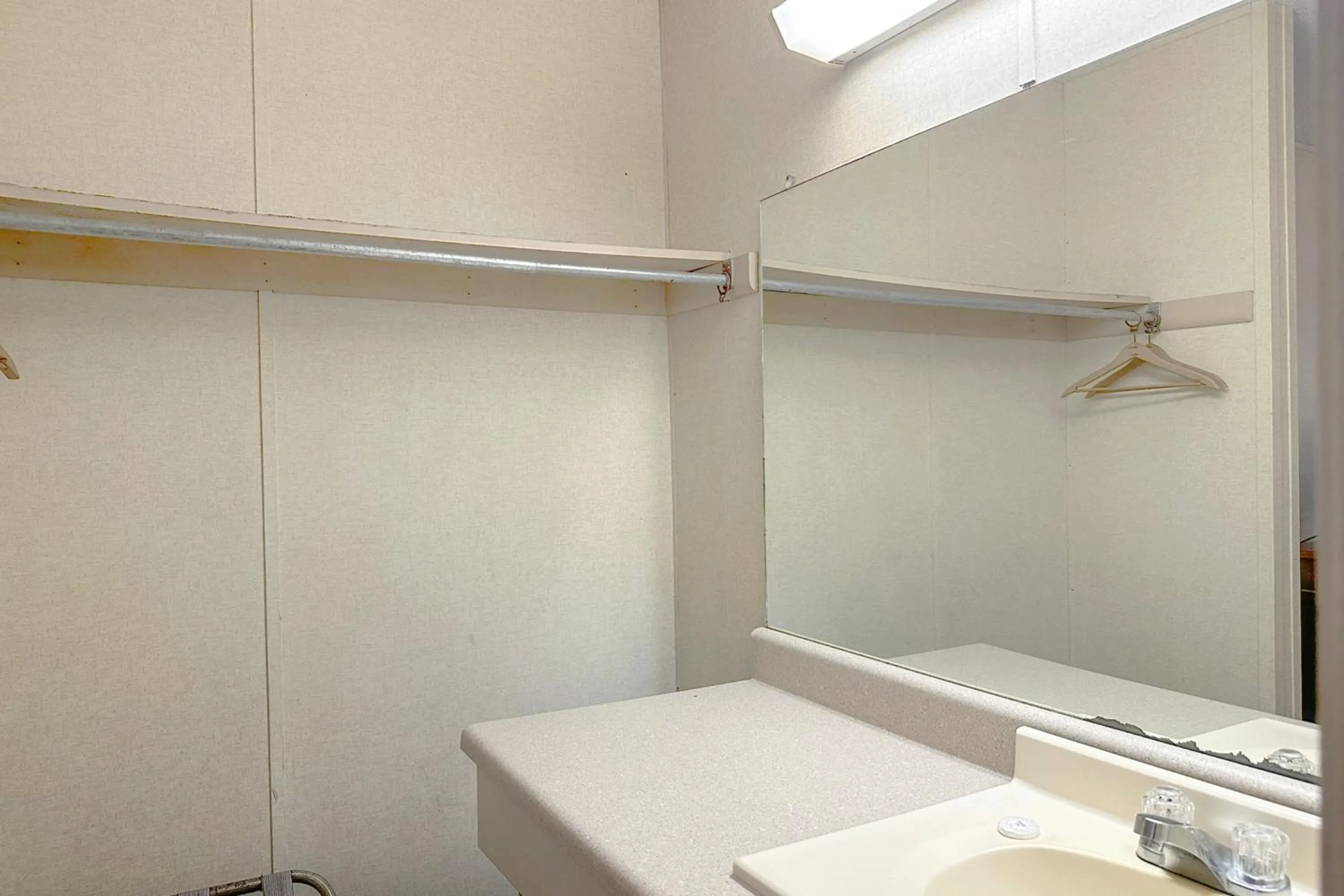 Bathroom in Louisville Inn by OYO Louisville Municipal Airport