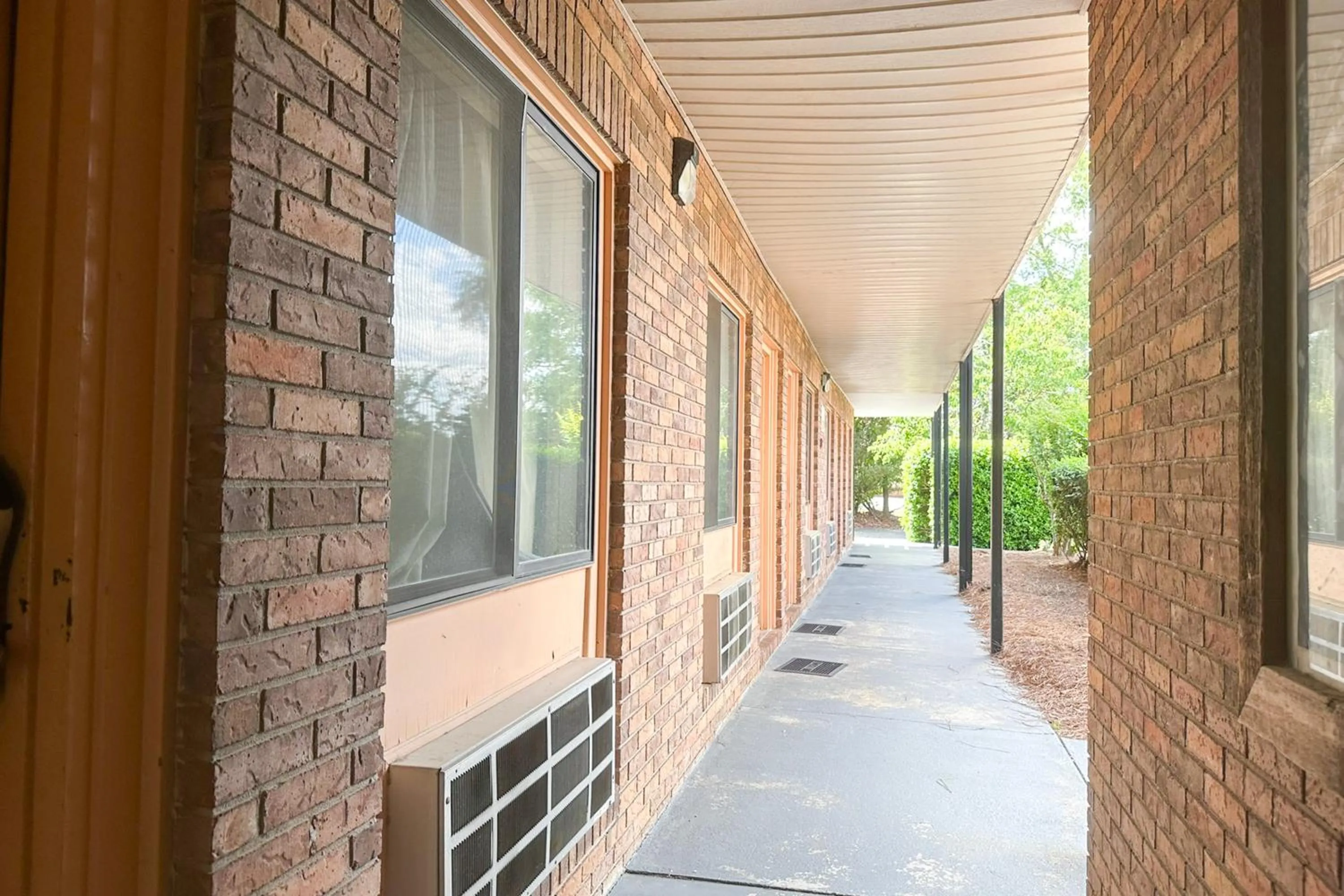 Property building in Louisville Inn by OYO Louisville Municipal Airport