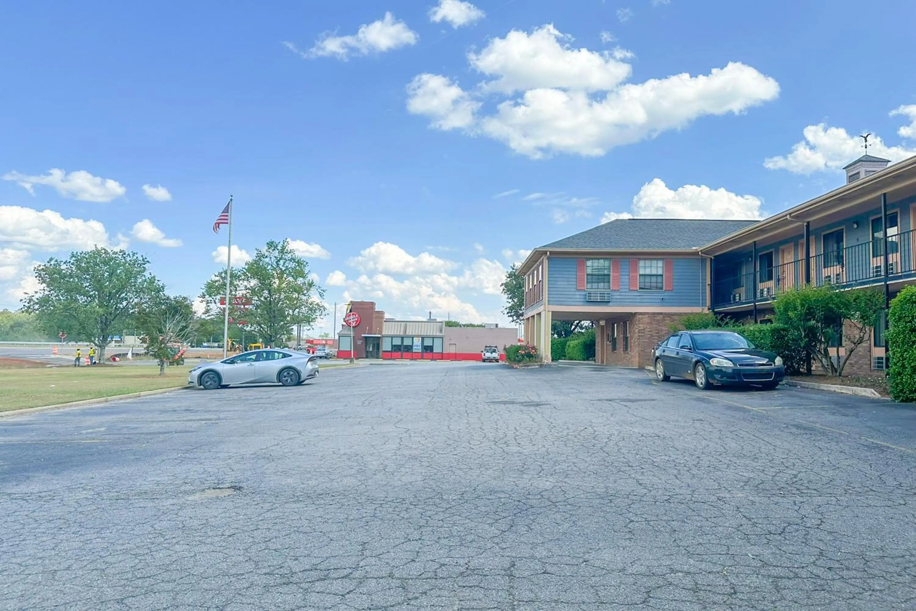 Parking in Louisville Inn by OYO Louisville Municipal Airport
