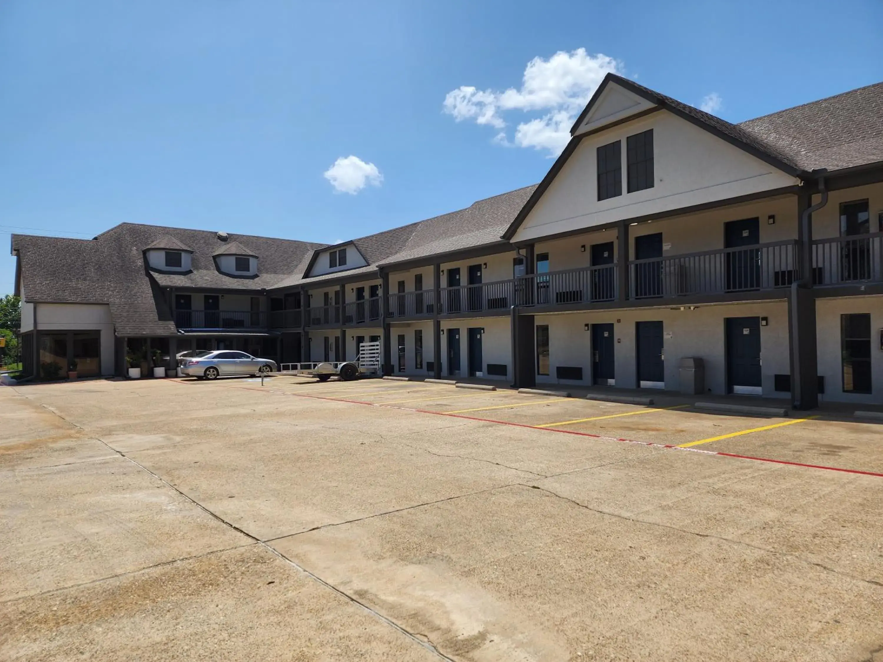 Property building in Americas Best Value Inn Longview Property building in Americas Best Value Inn Longview