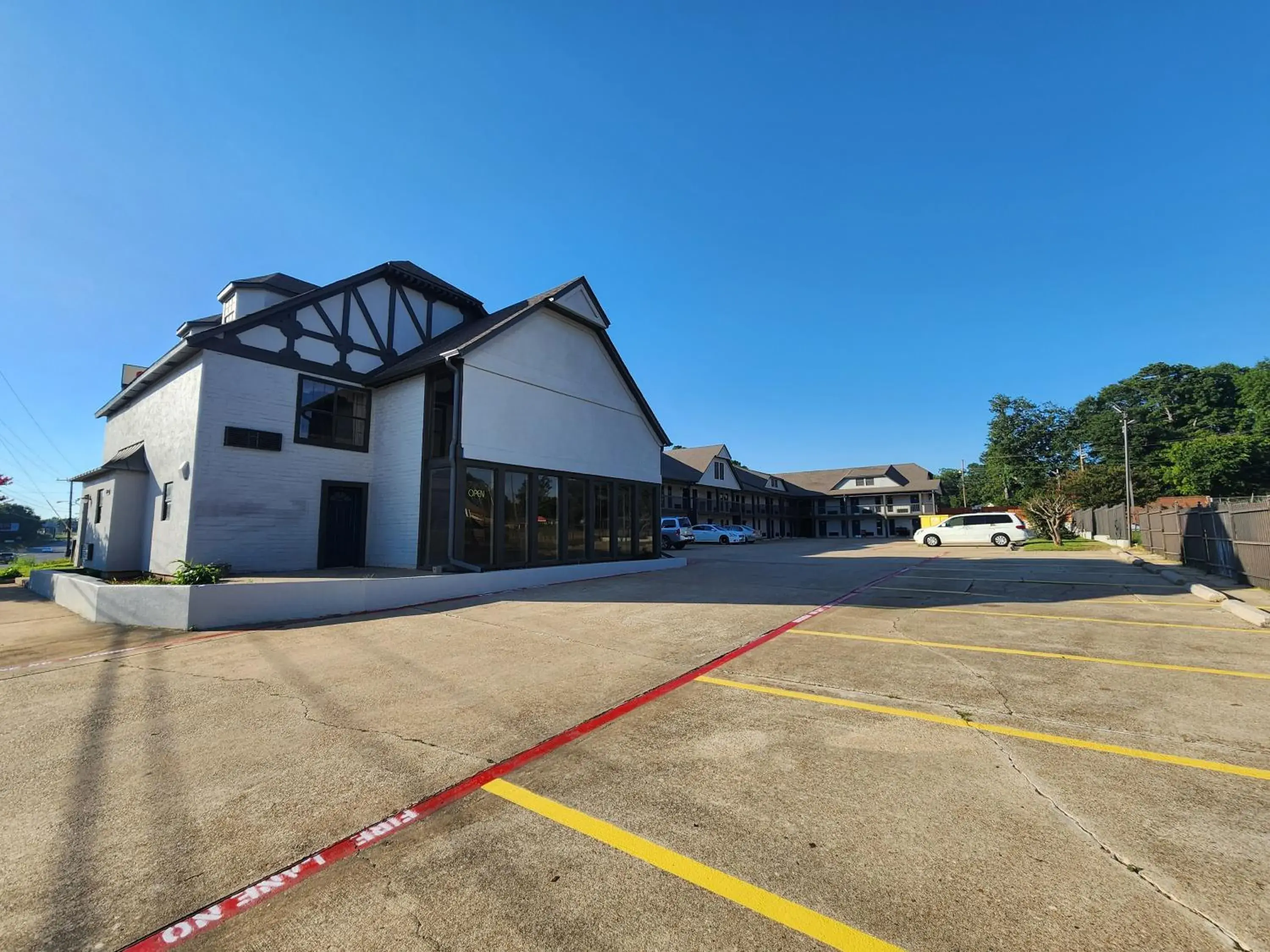 Property building in Americas Best Value Inn Longview Property building in Americas Best Value Inn Longview