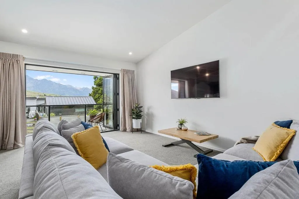TV and multimedia in Bright, Modern, Plush - Brand New Townhouse