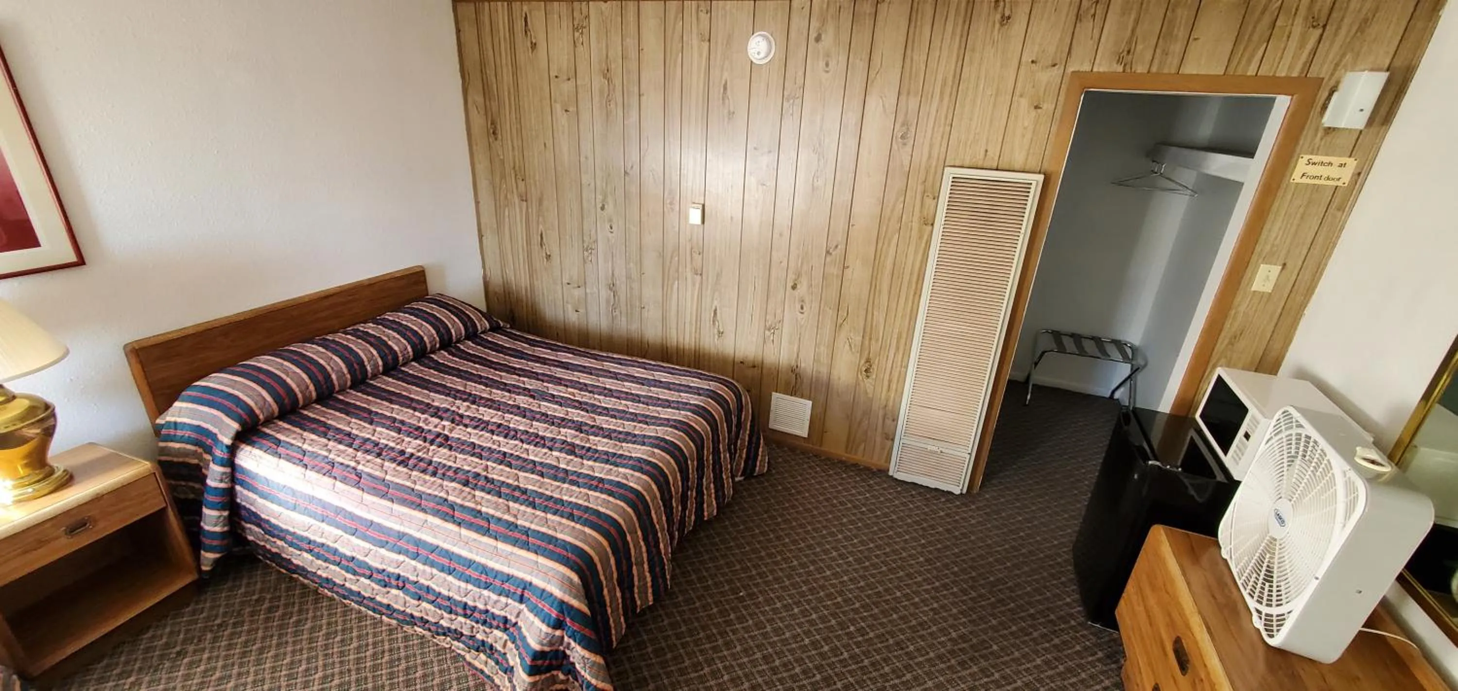 Queen Room in Budget Inn Motel Gallup