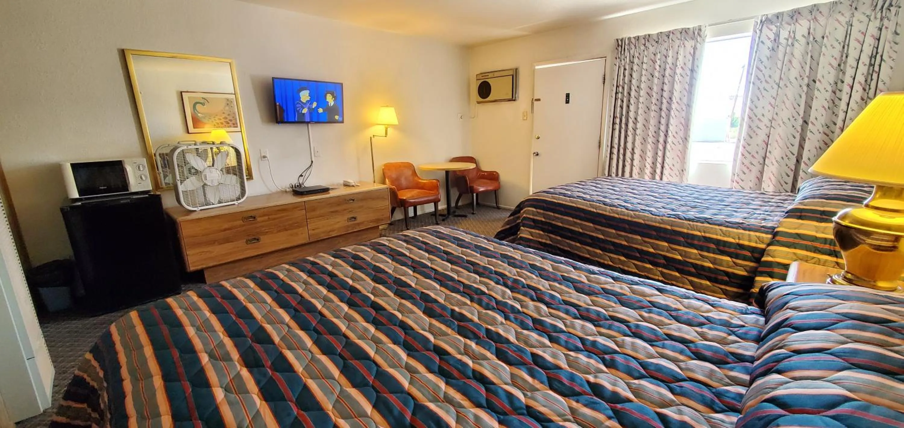 Photo of the whole room, Bed in Budget Inn Motel Gallup