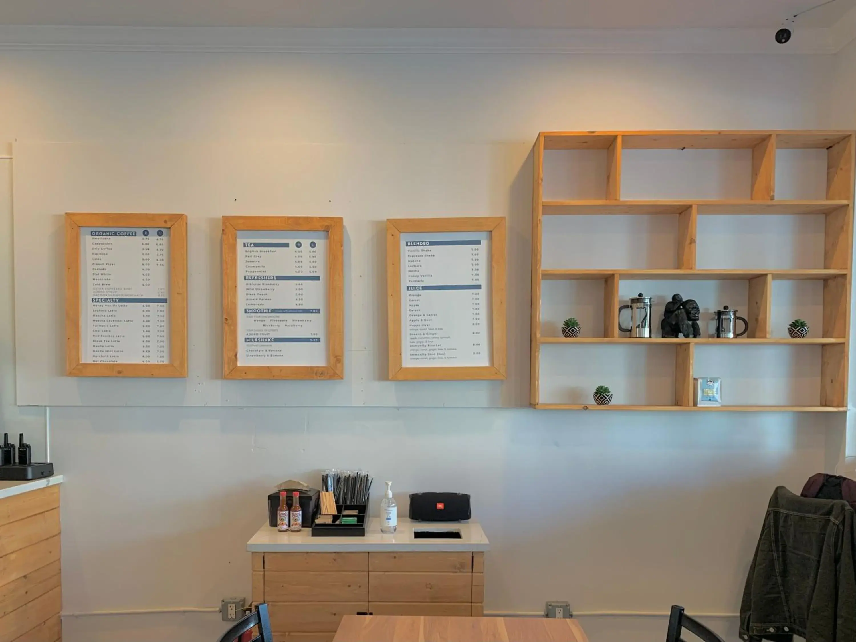 Restaurant/places to eat in Hometel Suites Restaurant/places to eat in Hometel Suites