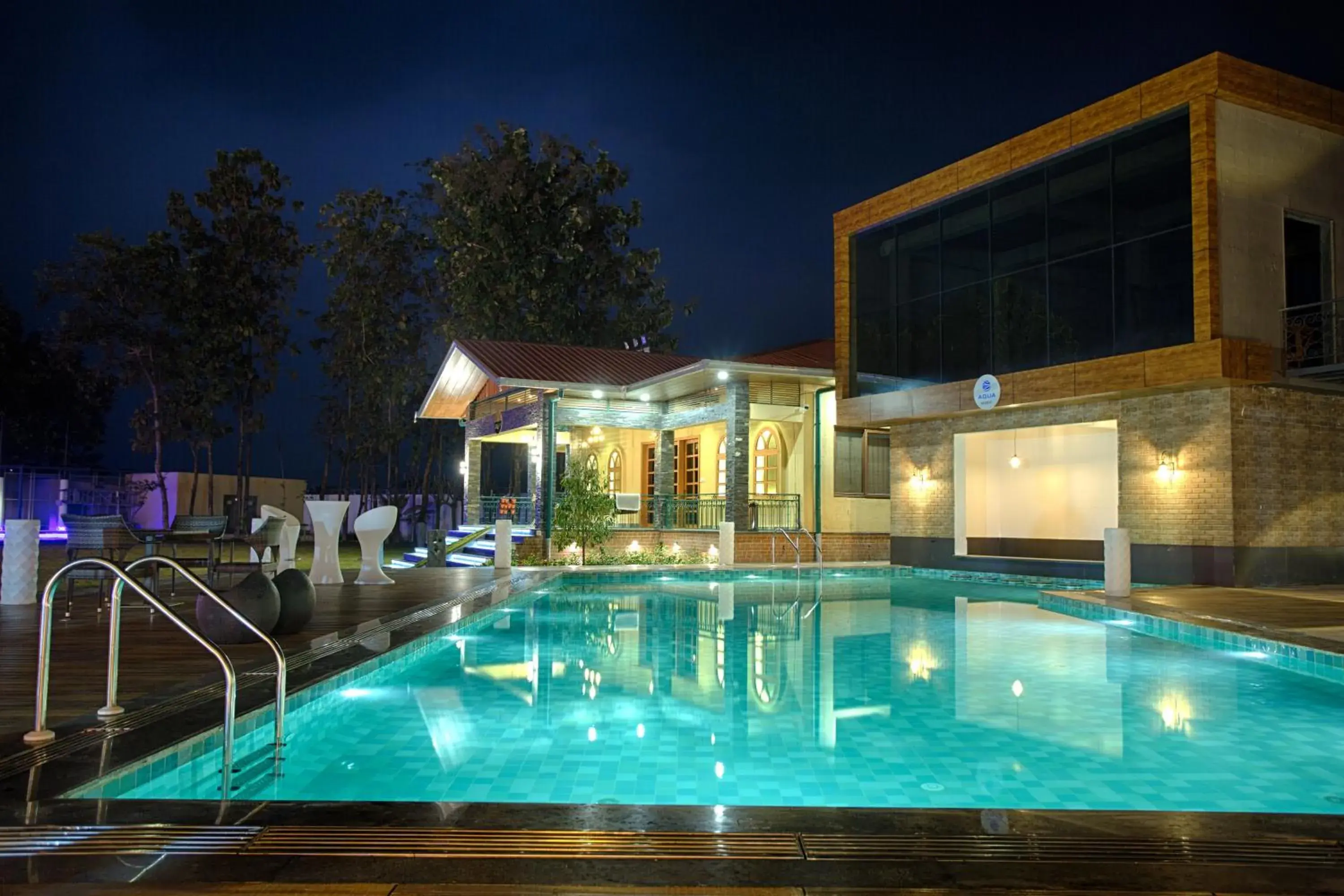 Swimming pool in Four Vedas Hotel & Resort Swimming pool in Four Vedas Hotel & Resort