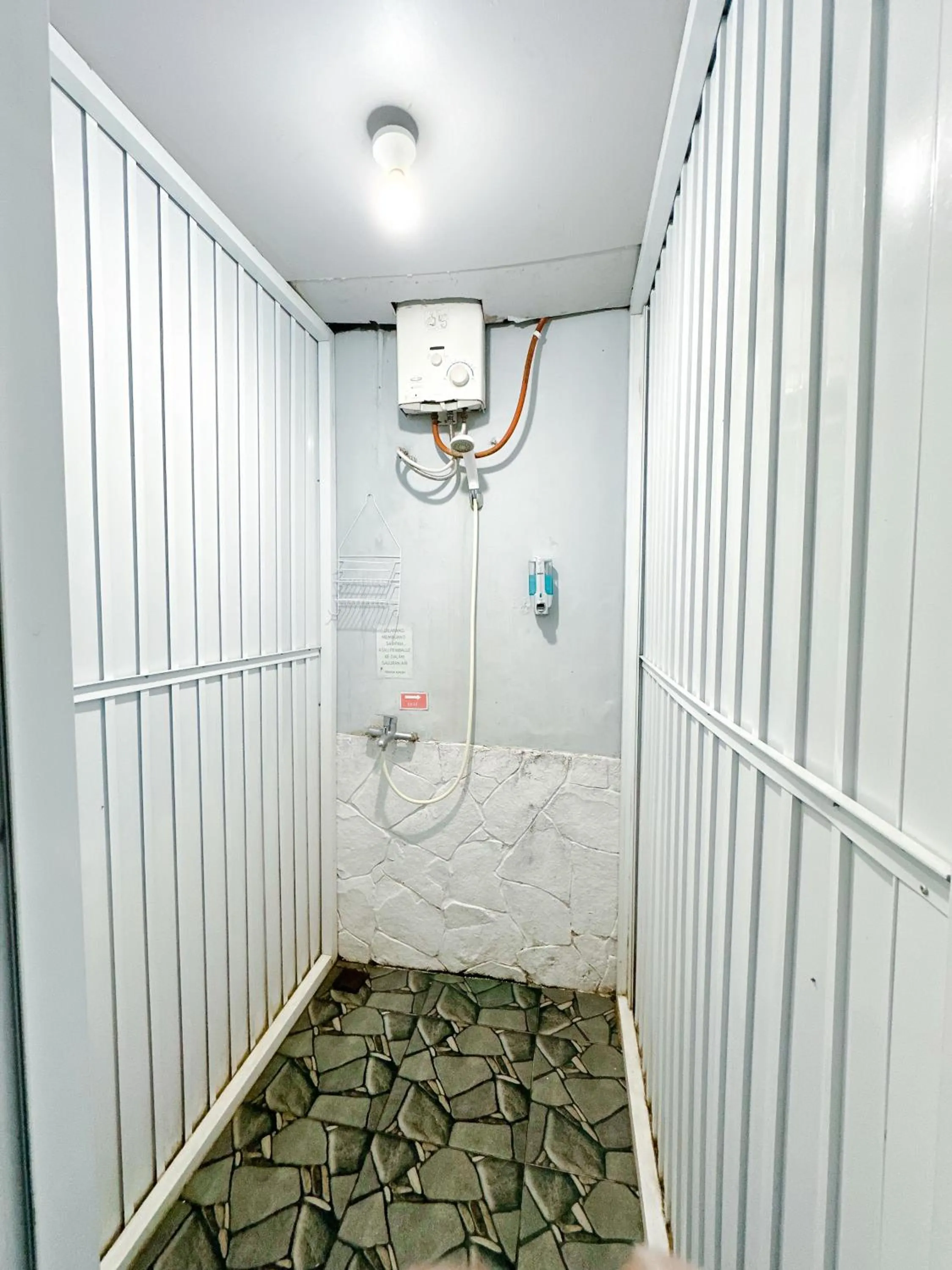 Shower in OsteL By OstiC