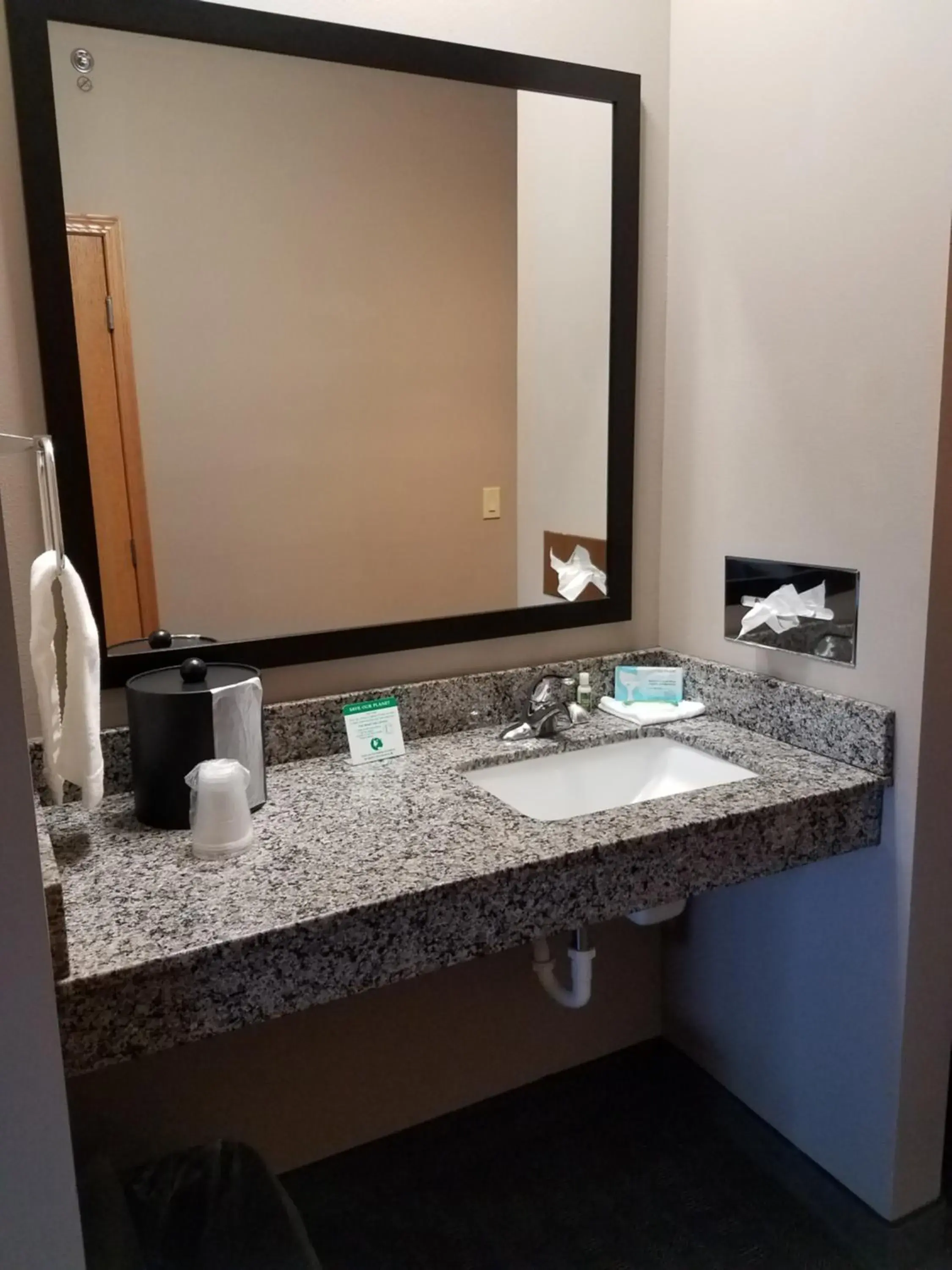 King Room - Disability Access in Okoboji Inn & Suites King Room - Disability Access in Okoboji Inn & Suites