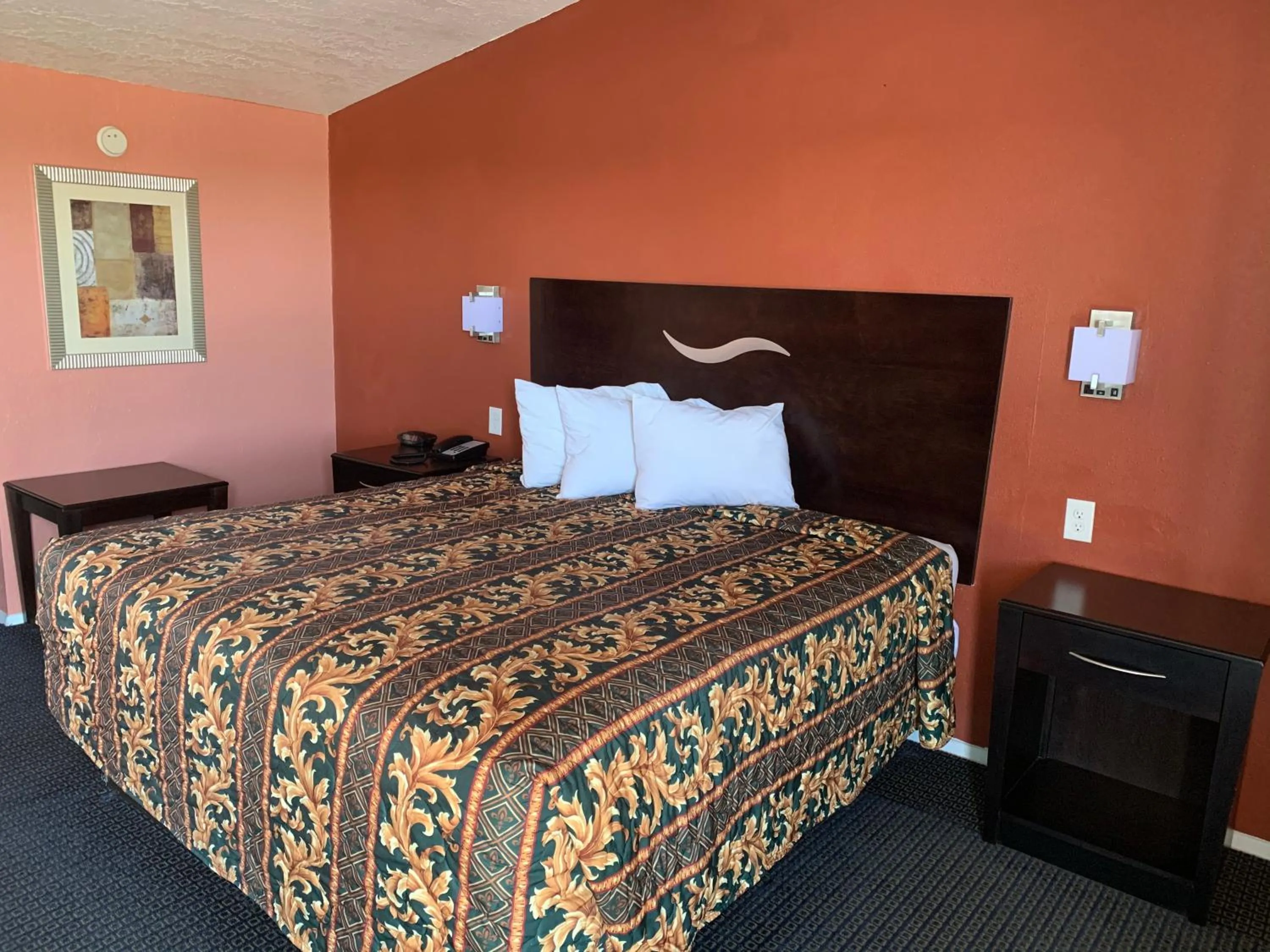 Photo of the whole room, Bed in Royal Inn Borger