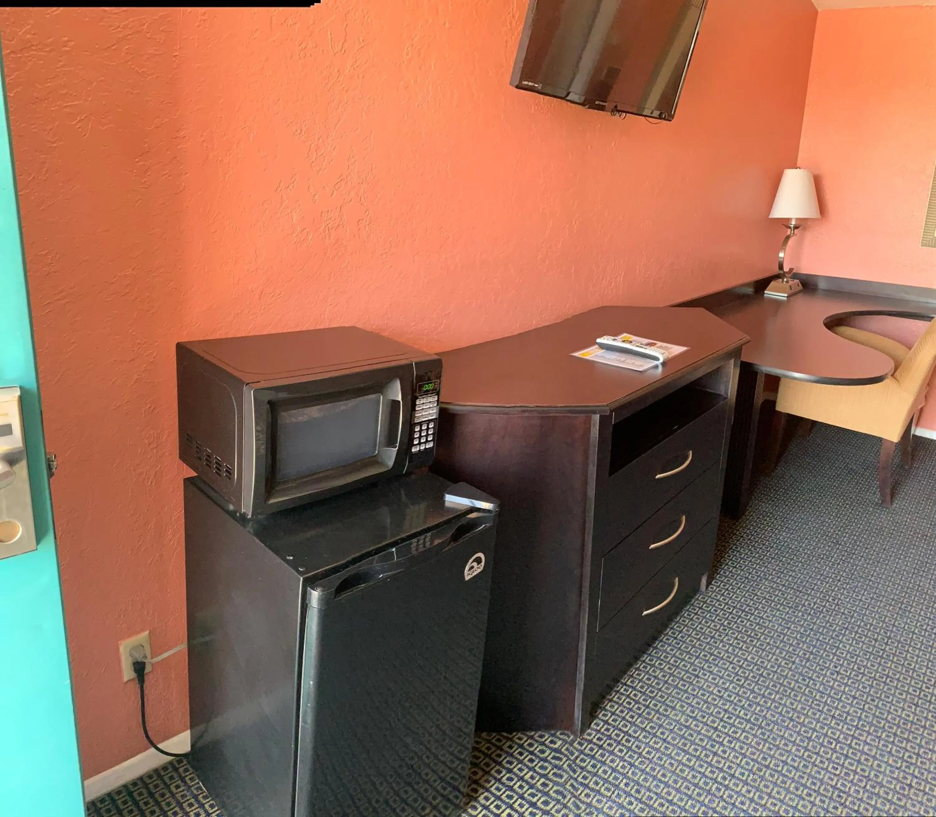 Kitchen or kitchenette in Royal Inn Borger