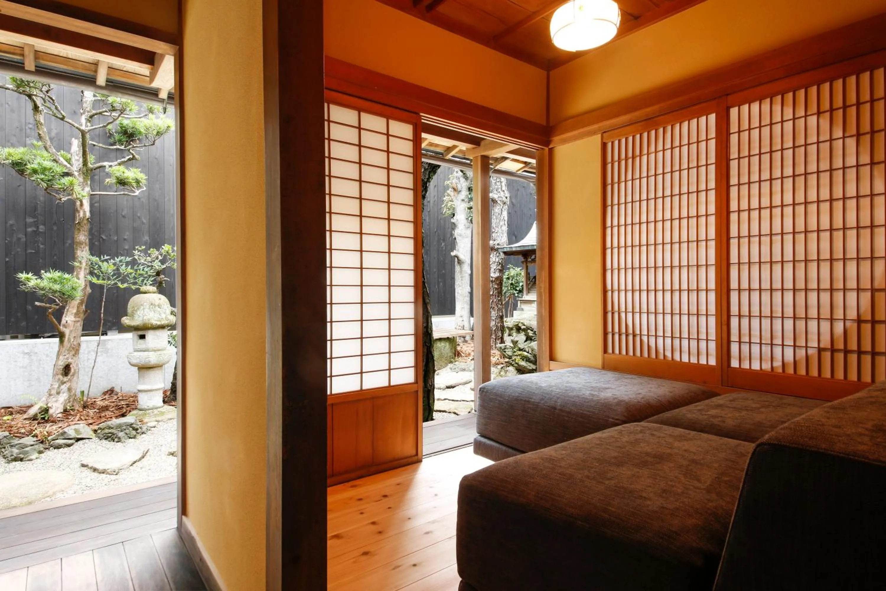 Living room, Bed in Yamasaki Ryokan Q Nakamonzenya