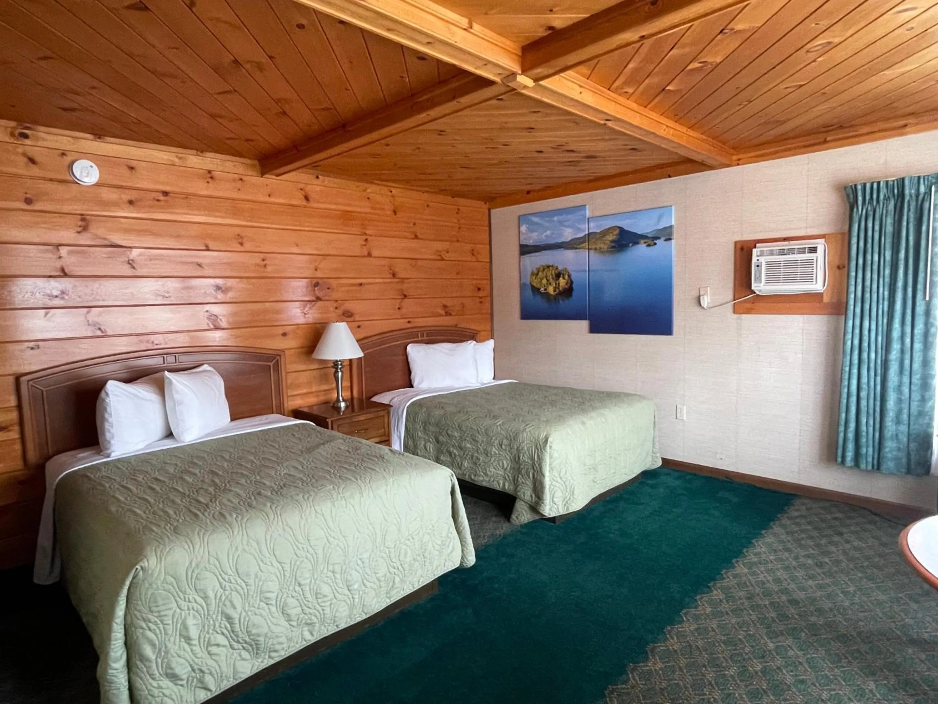 Lake Crest Inn