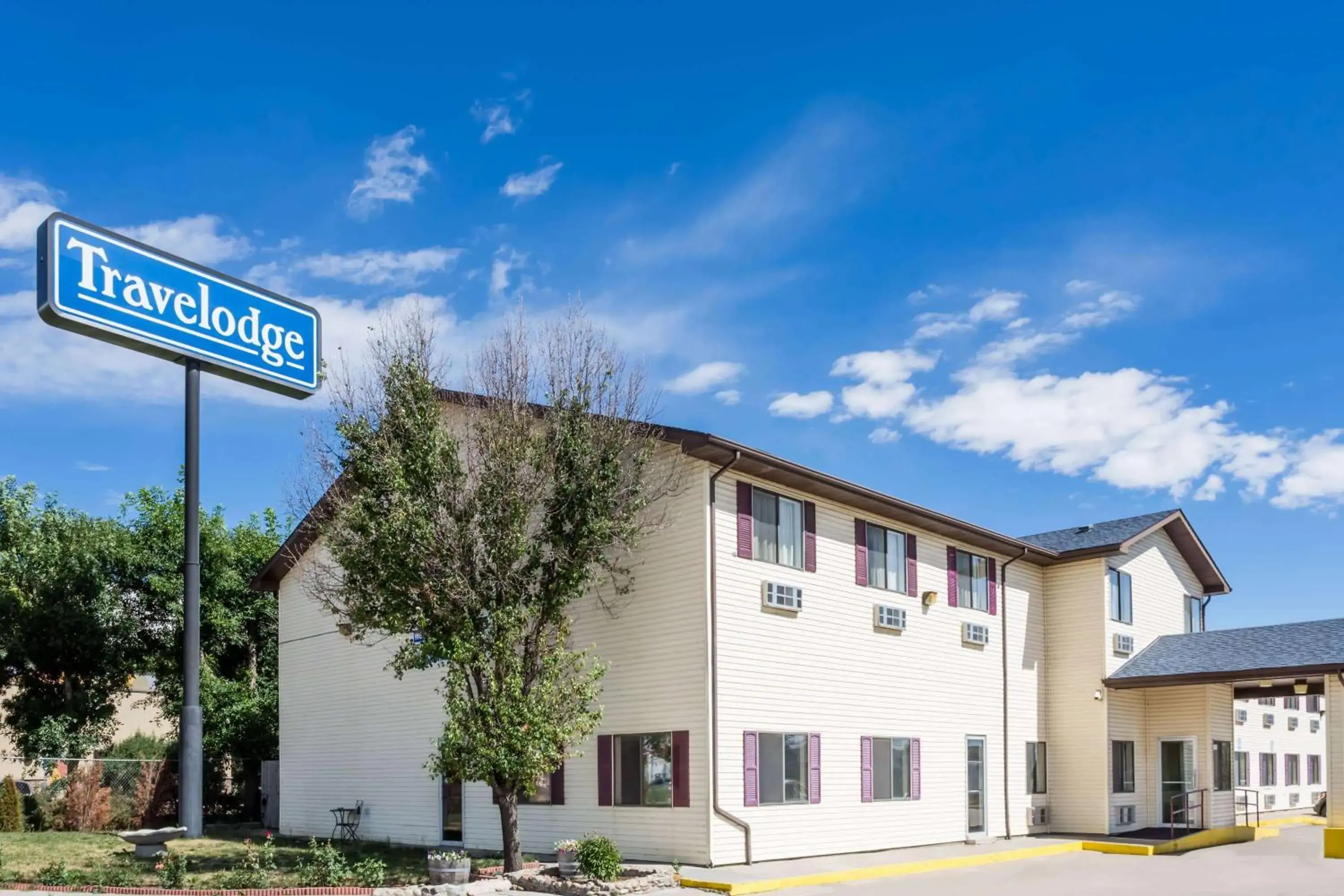 Property building in Travelodge by Wyndham Longmont Property building in Travelodge by Wyndham Longmont