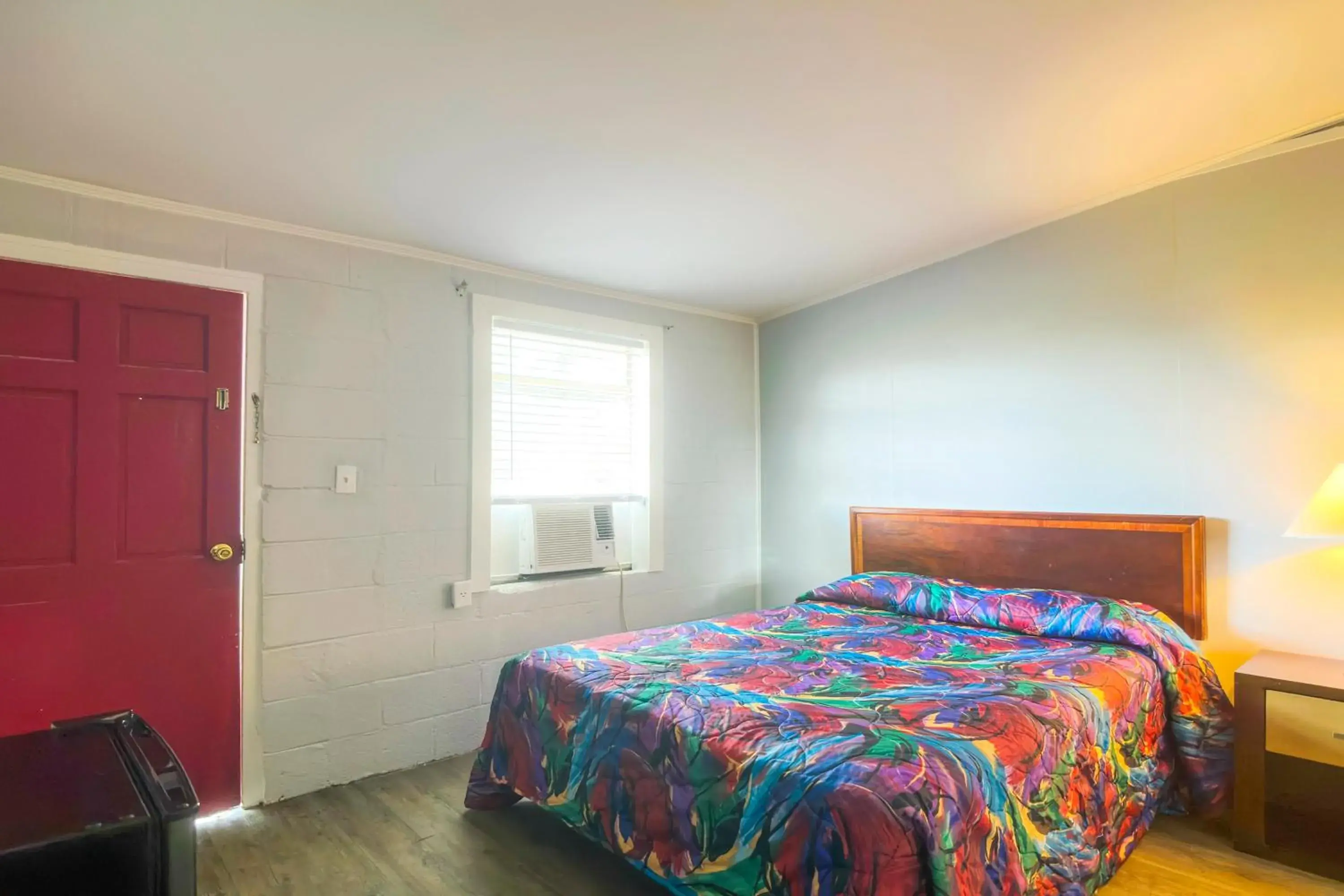 Bedroom, Bed in Bama Motel Mobile I-65 & US-90 Bedroom, Bed in Bama Motel Mobile I-65 & US-90