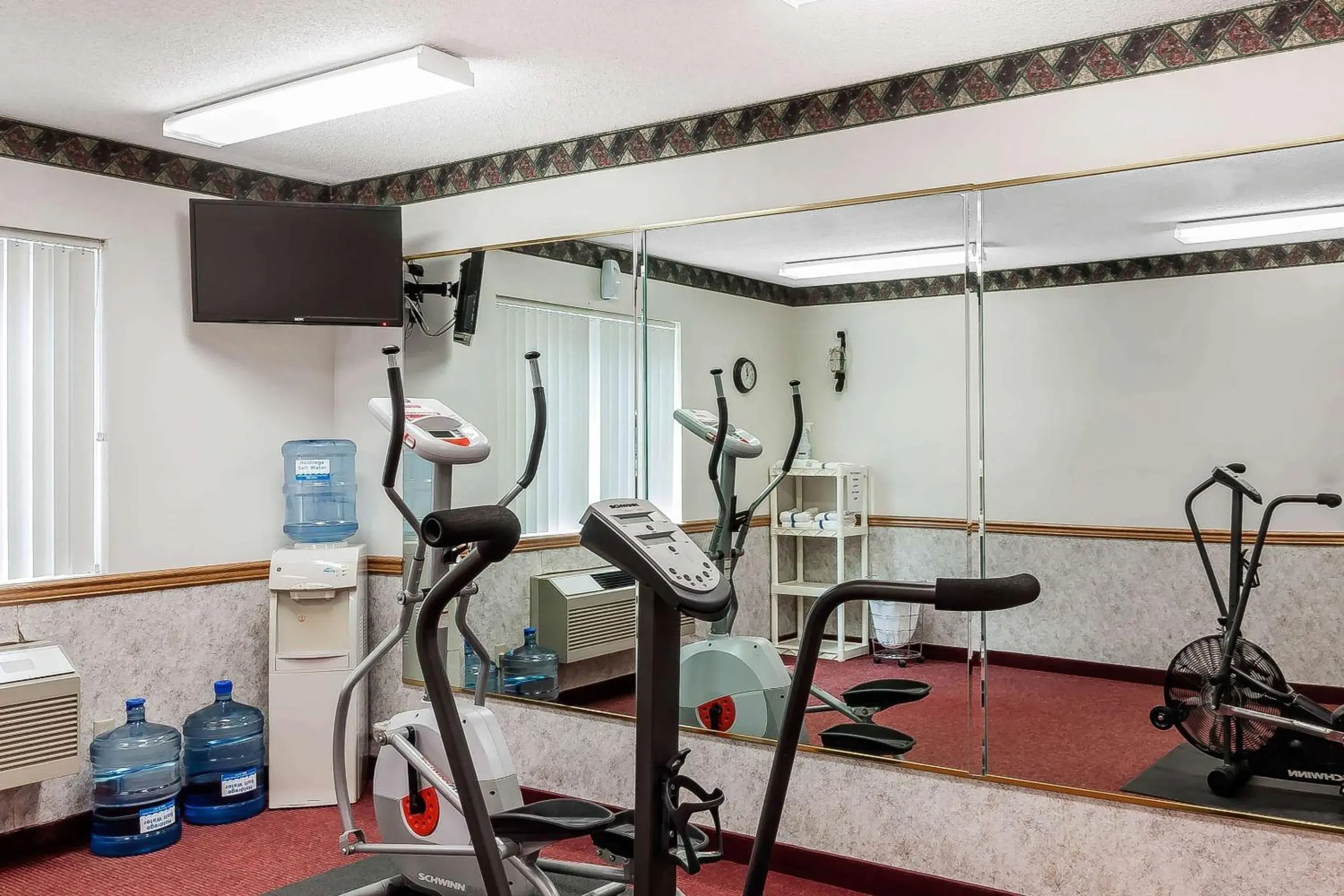 Fitness centre/facilities in Rodeway Inn Fitness centre/facilities in Rodeway Inn