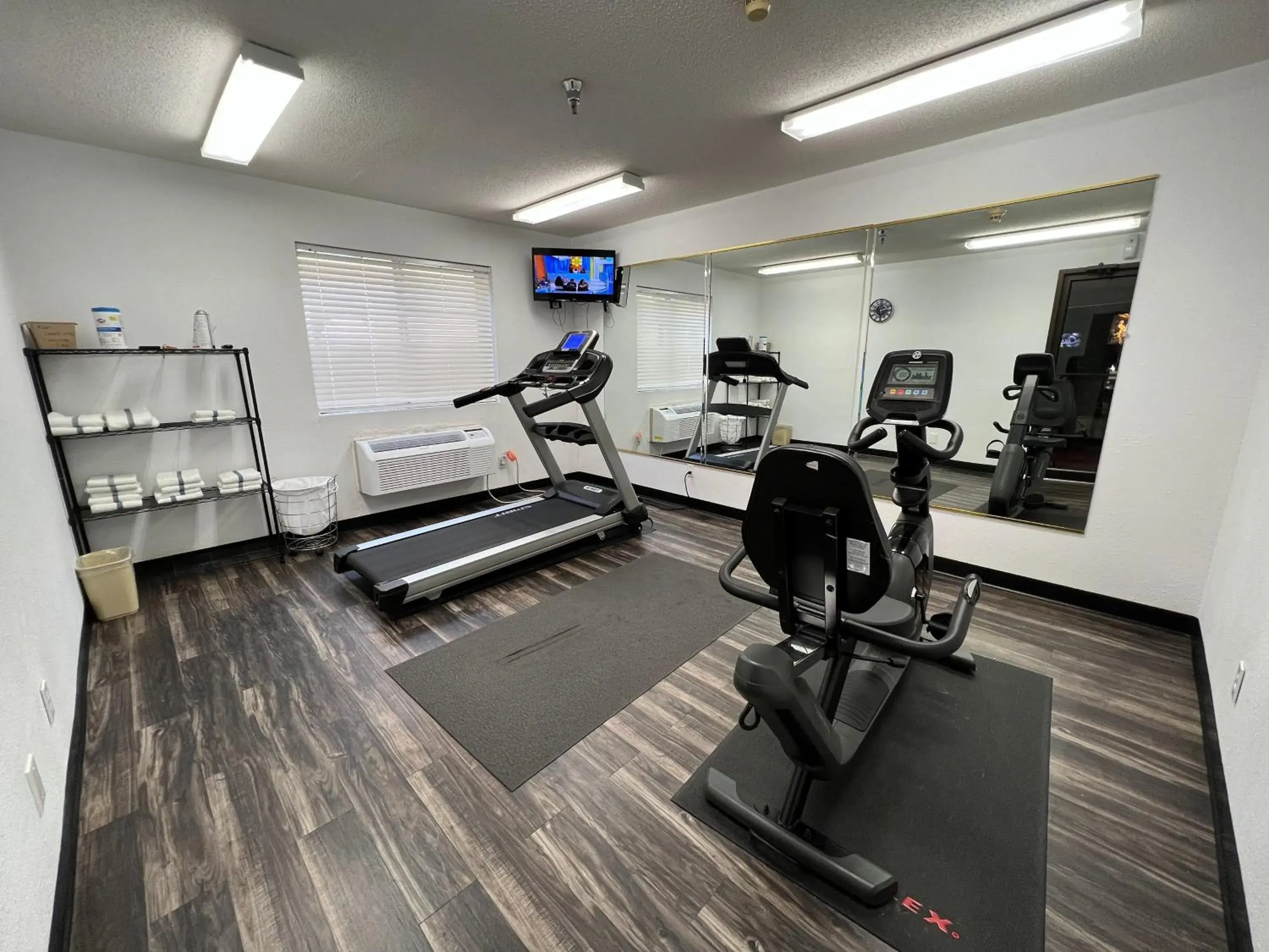 Fitness centre/facilities in Rodeway Inn Fitness centre/facilities in Rodeway Inn