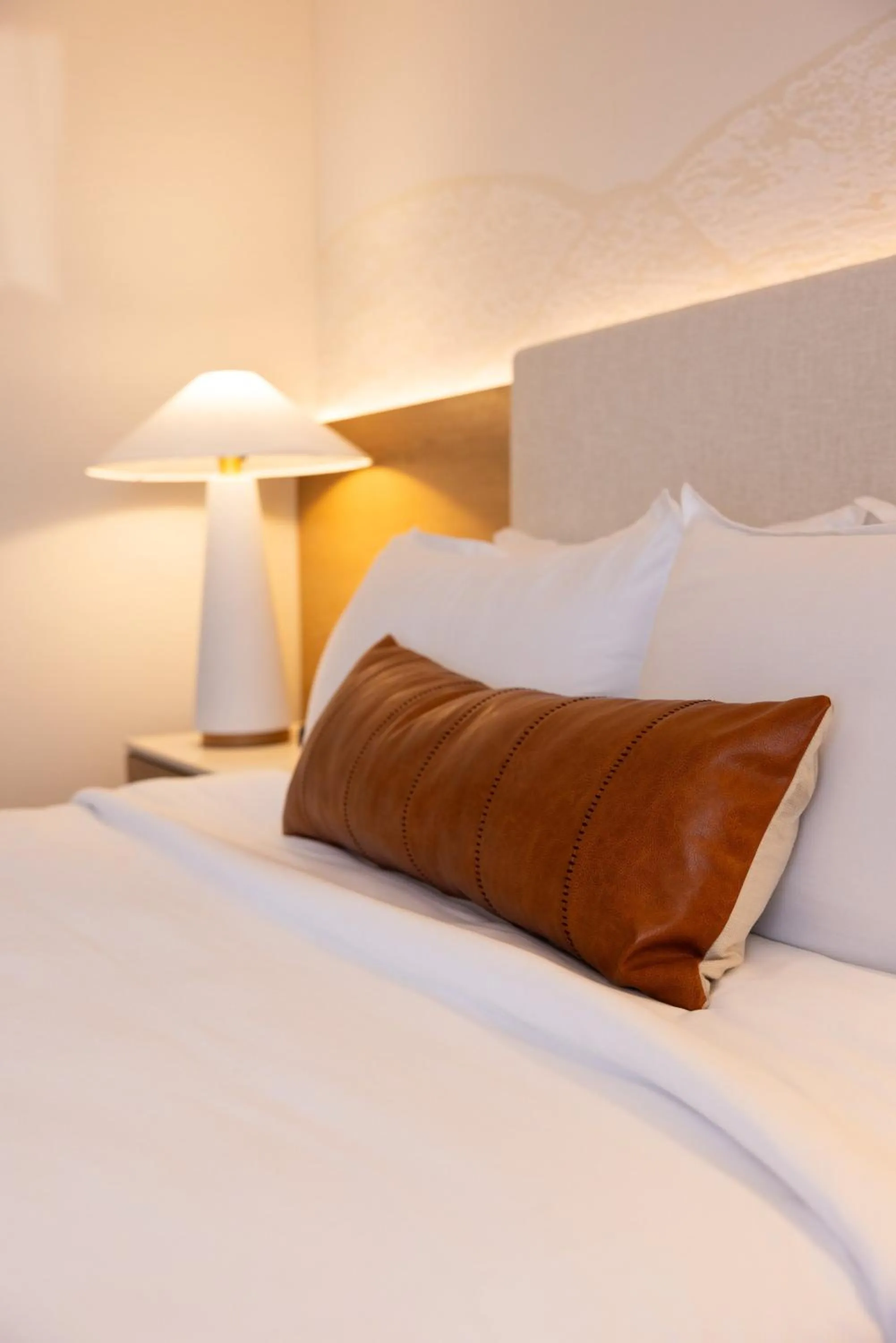 Bedroom, Bed in Omni Las Colinas Hotel