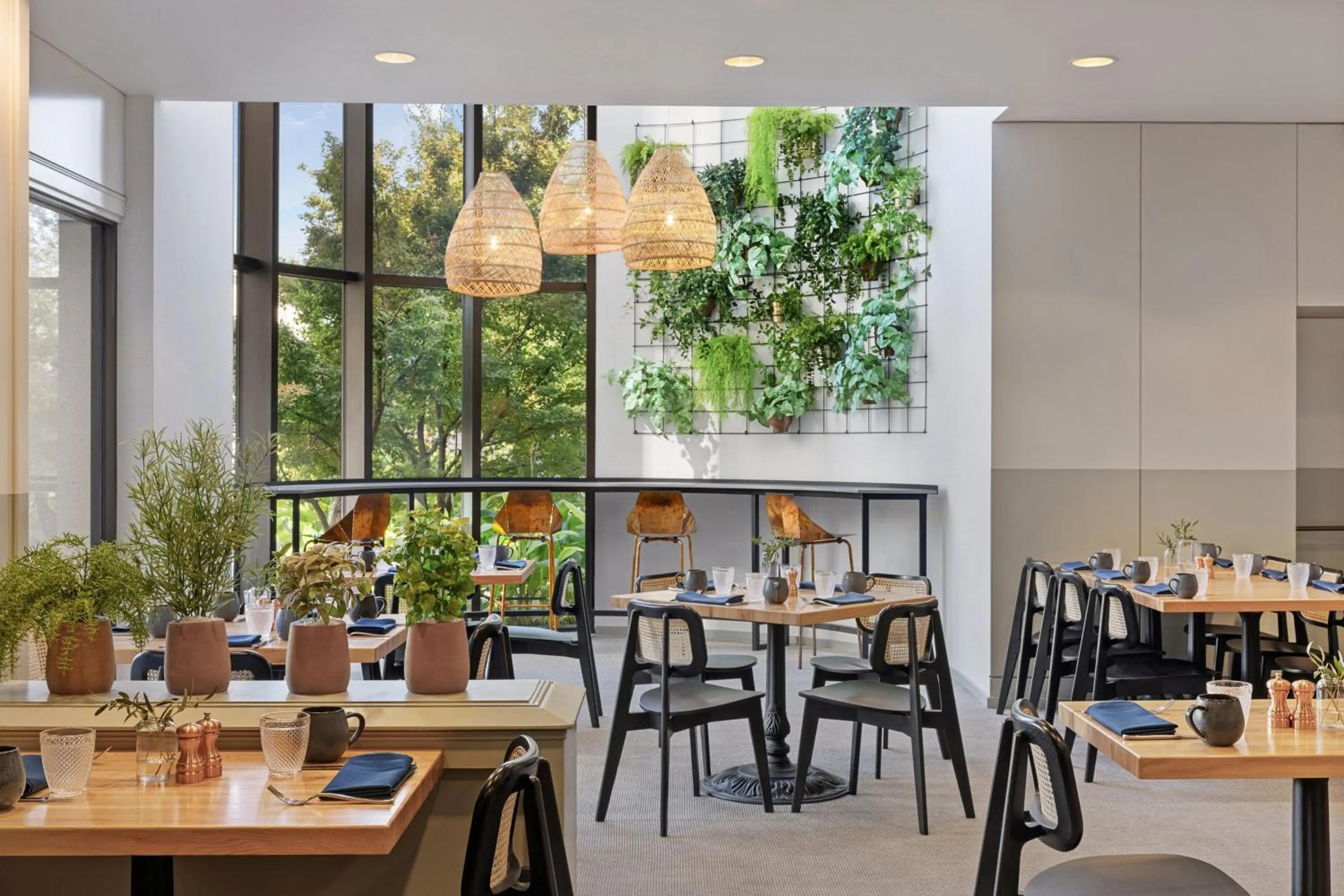 Restaurant/places to eat in Omni Las Colinas Hotel