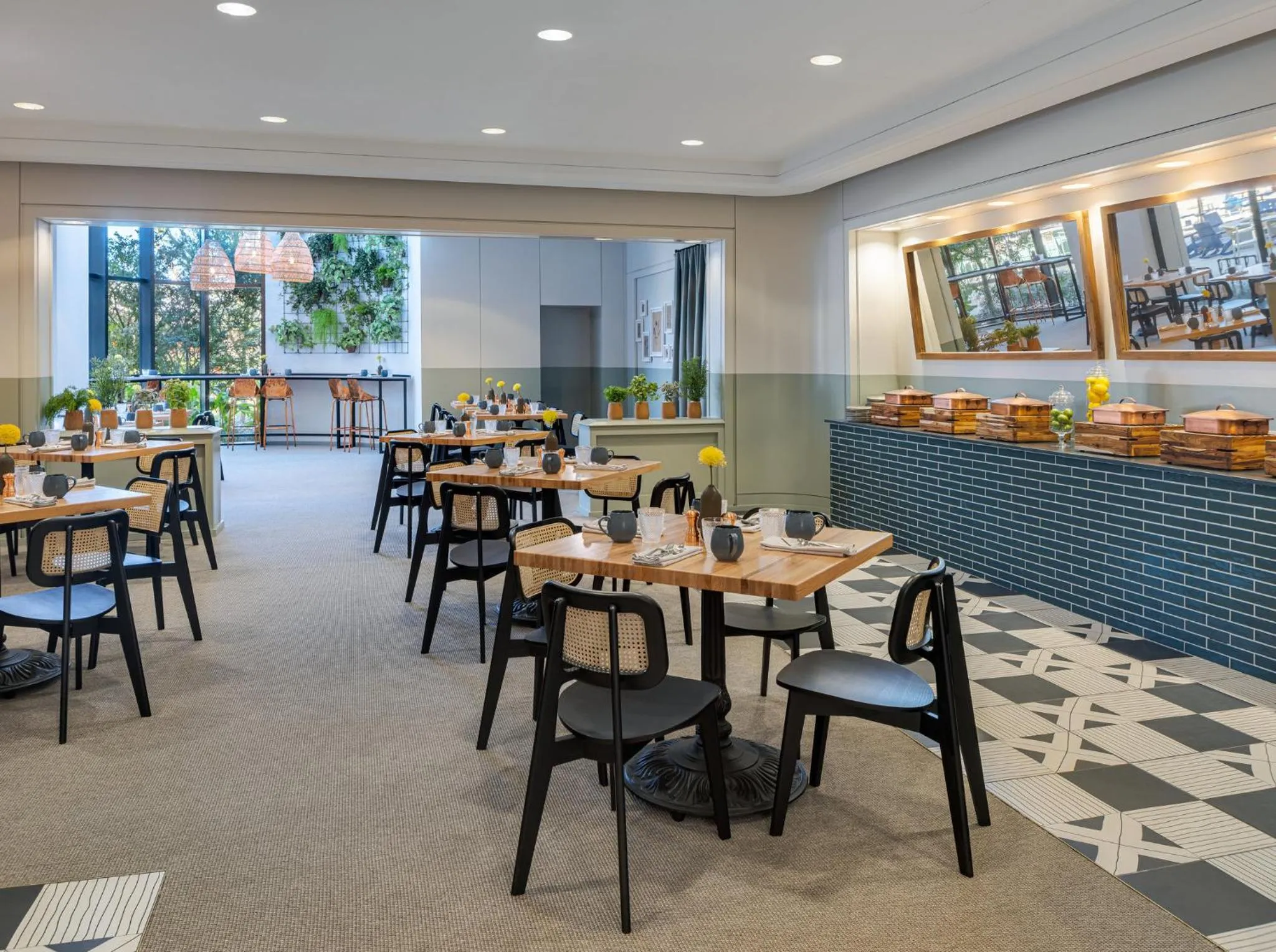 Restaurant/places to eat in Omni Las Colinas Hotel