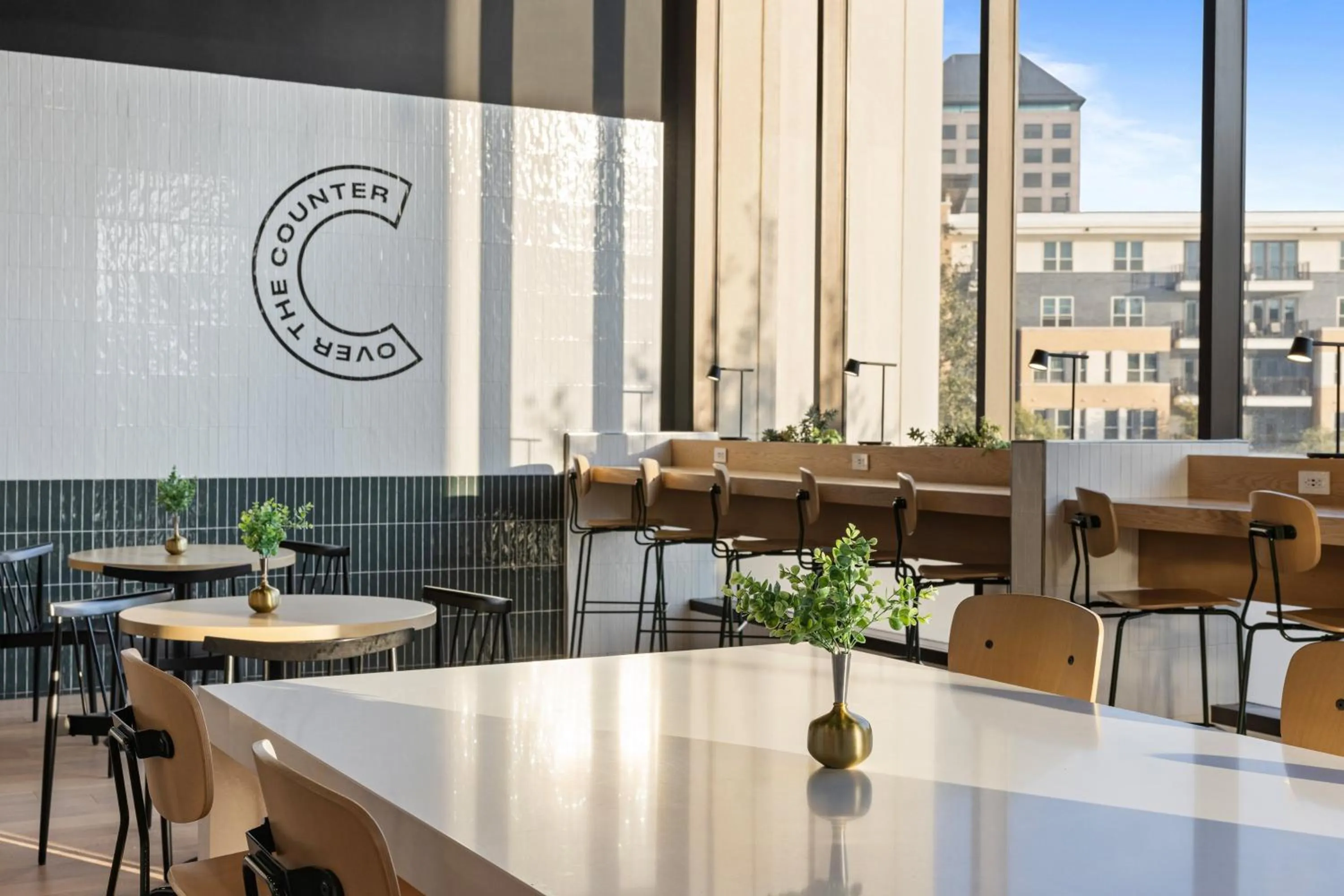 Coffee/tea facilities in Omni Las Colinas Hotel