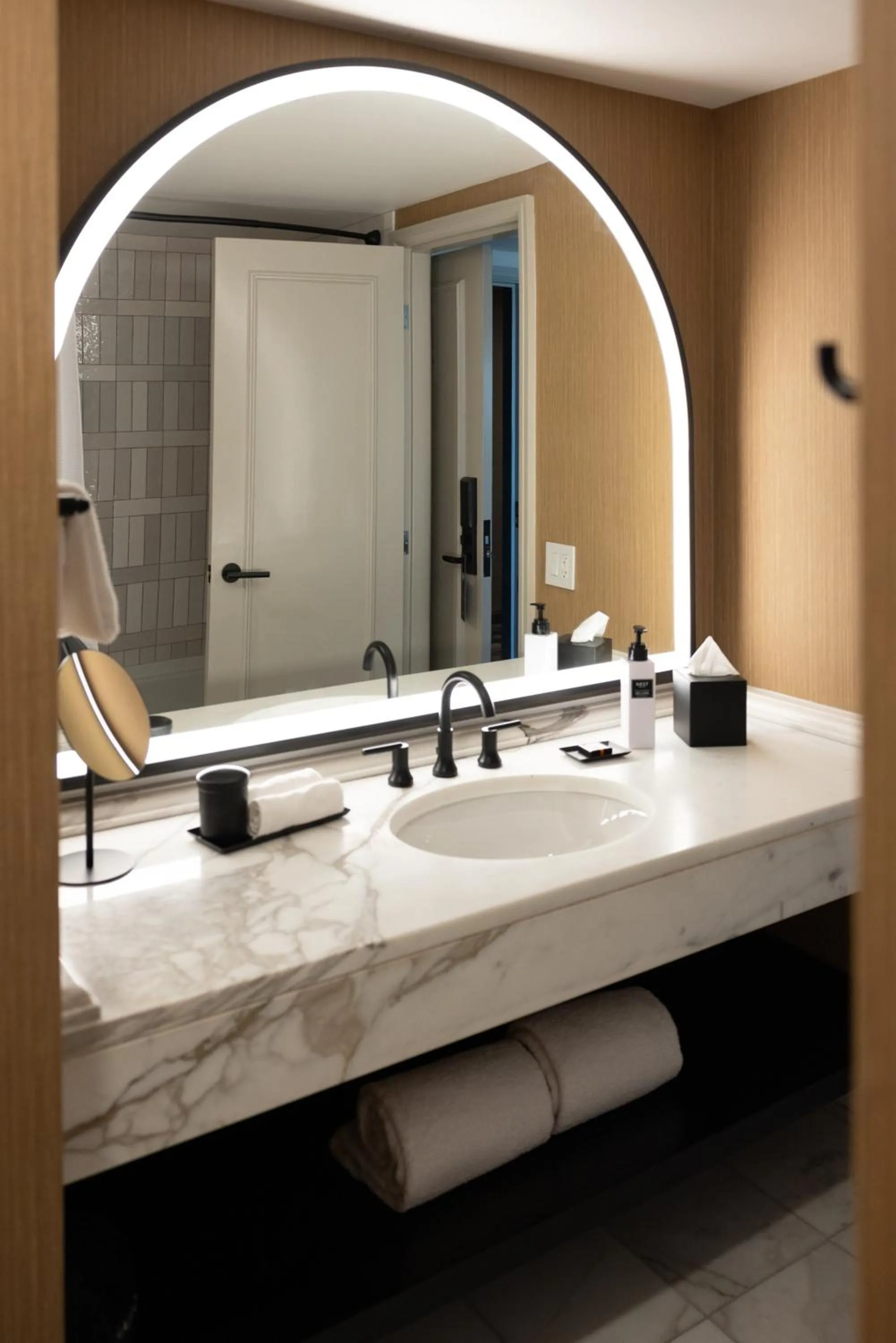 Bathroom in Omni Las Colinas Hotel