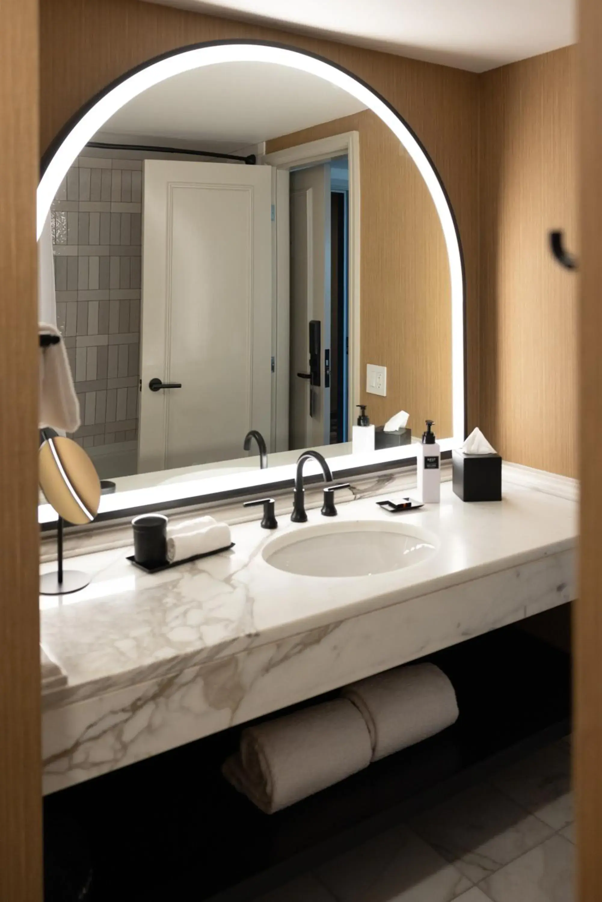 Premier Double Room with Two Double Beds
in Omni Las Colinas Hotel Premier Double Room with Two Double Beds
in Omni Las Colinas Hotel