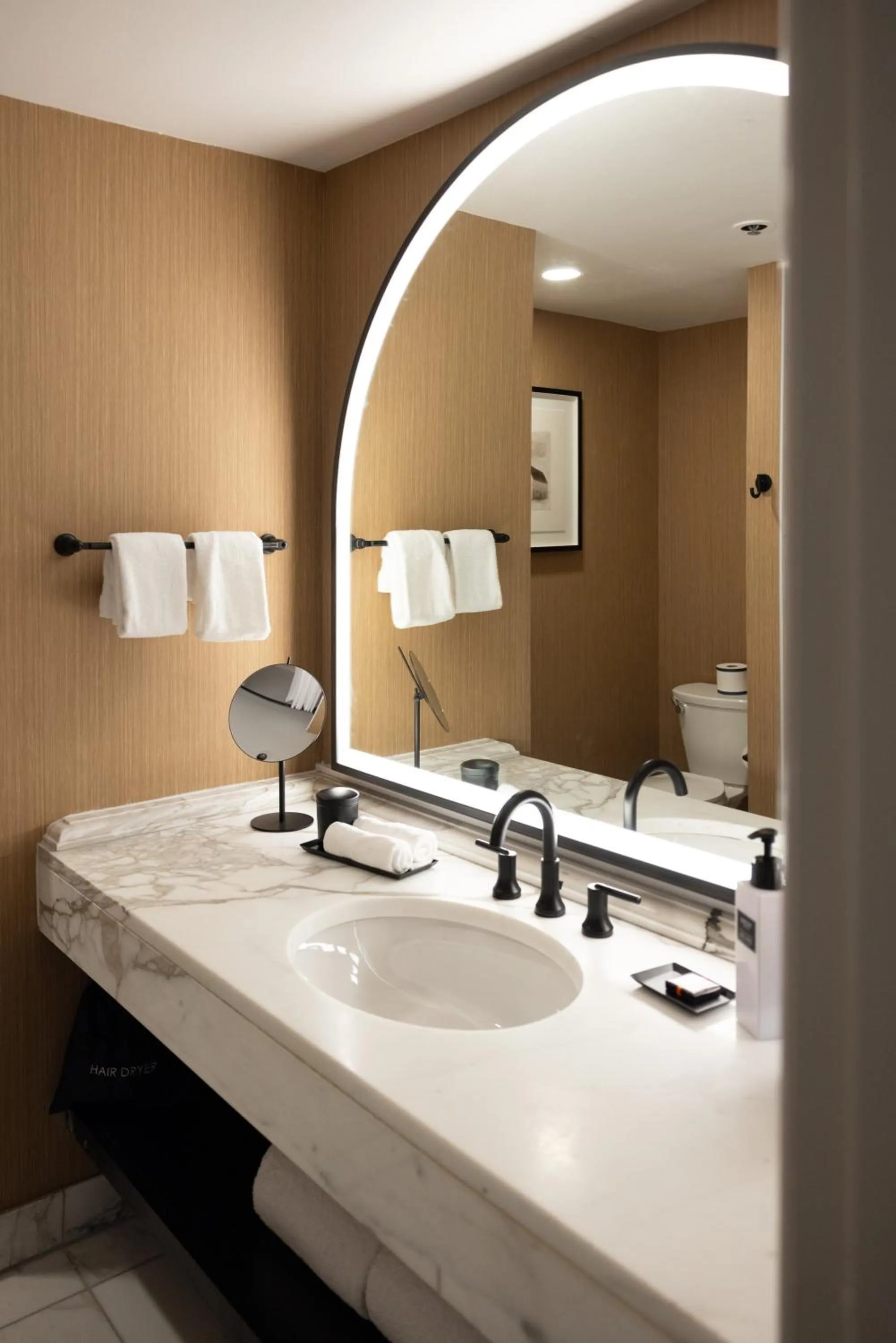 Bathroom in Omni Las Colinas Hotel