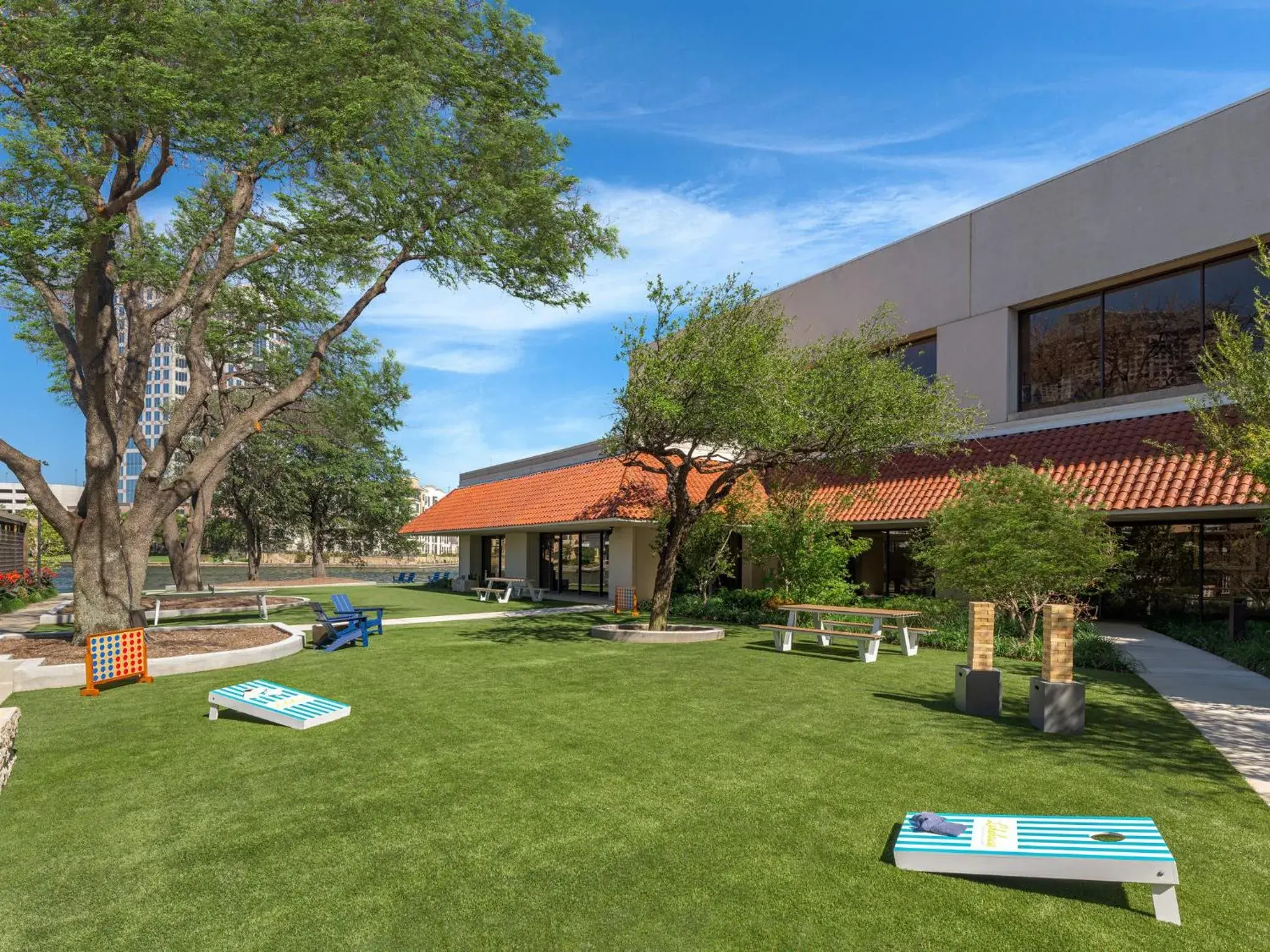 Property building in Omni Las Colinas Hotel Property building in Omni Las Colinas Hotel