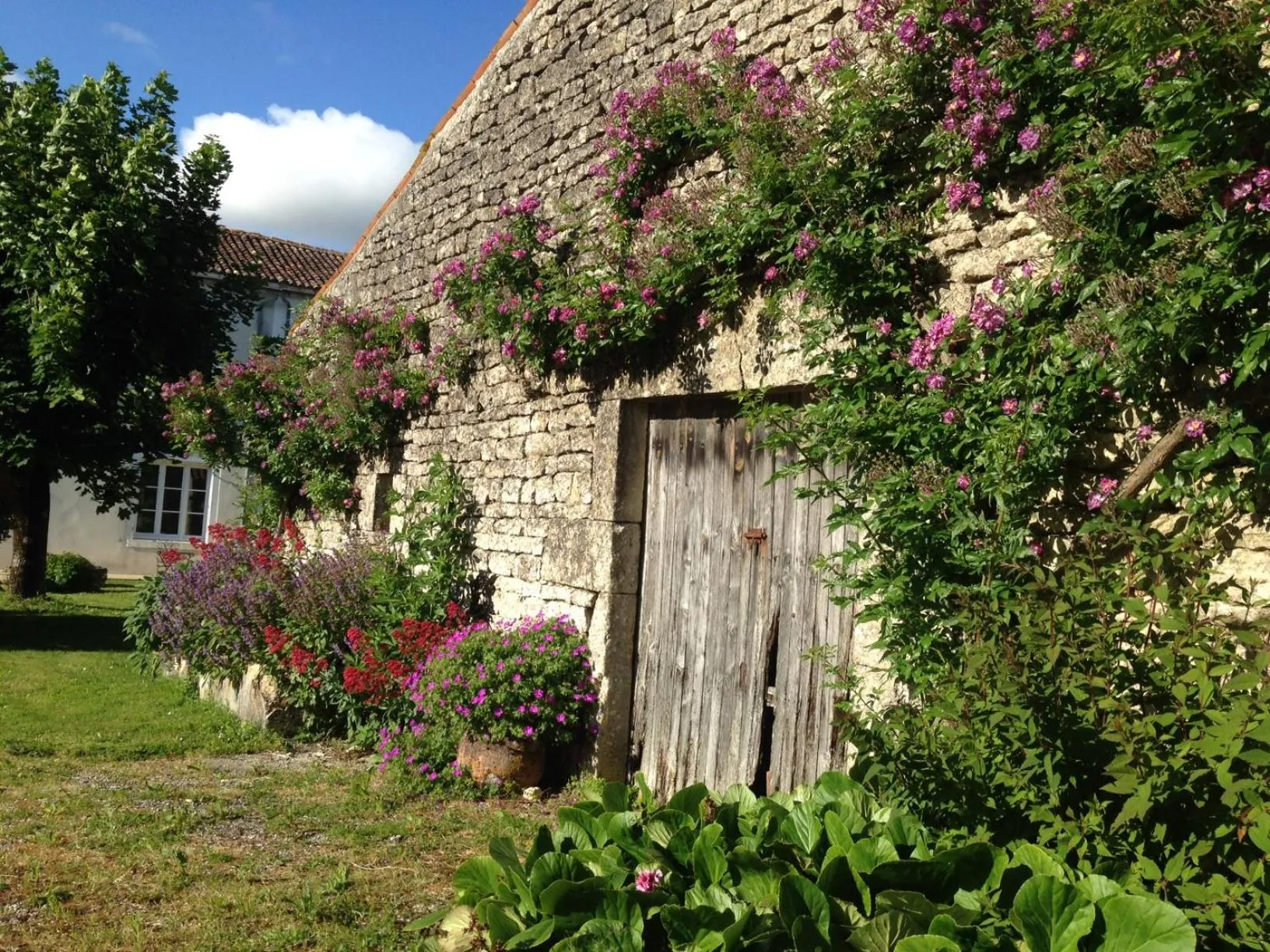 Facade/entrance in Au Chiron
