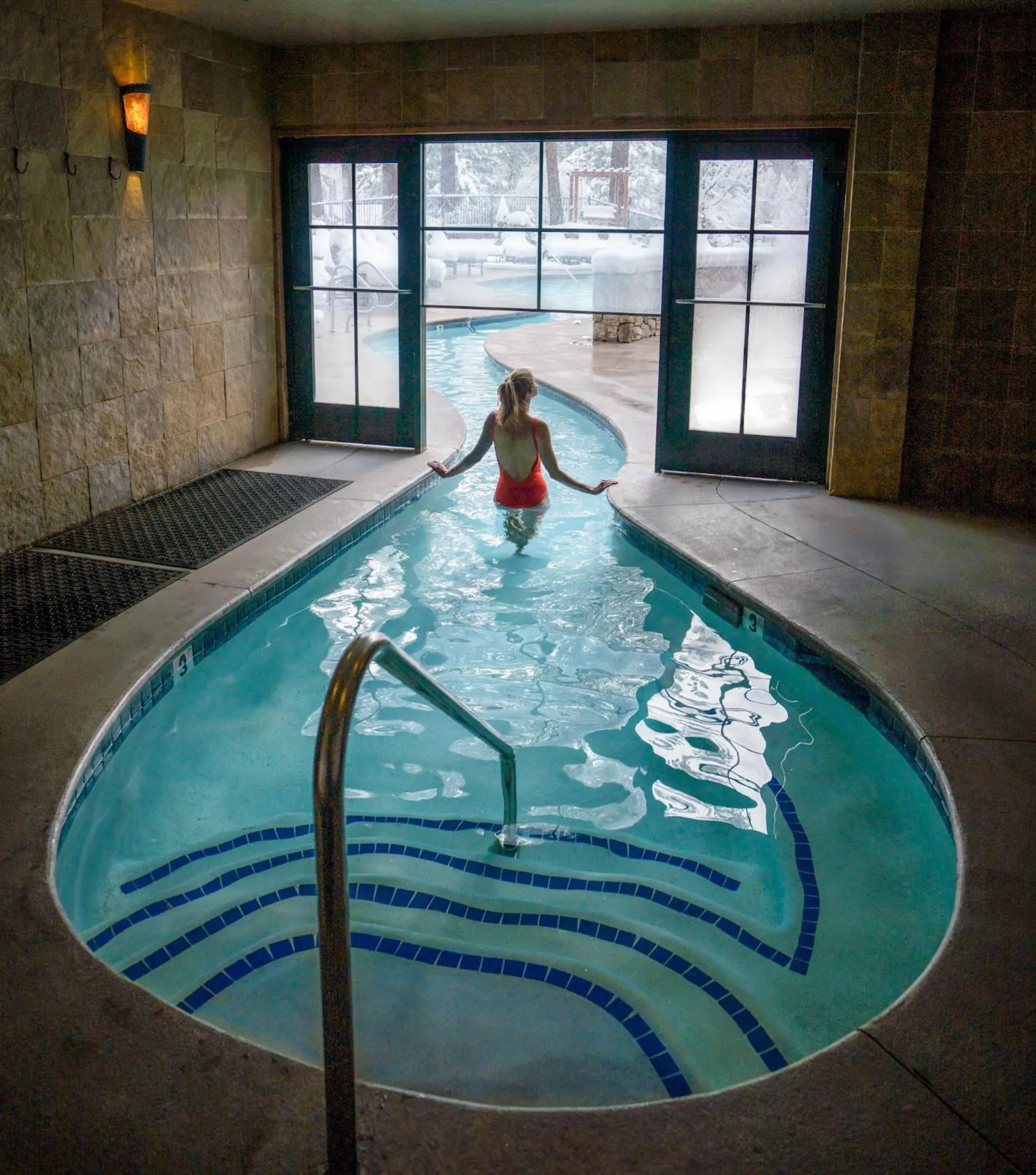Swimming pool in Hyatt Regency Lake Tahoe Resort, Spa & Casino