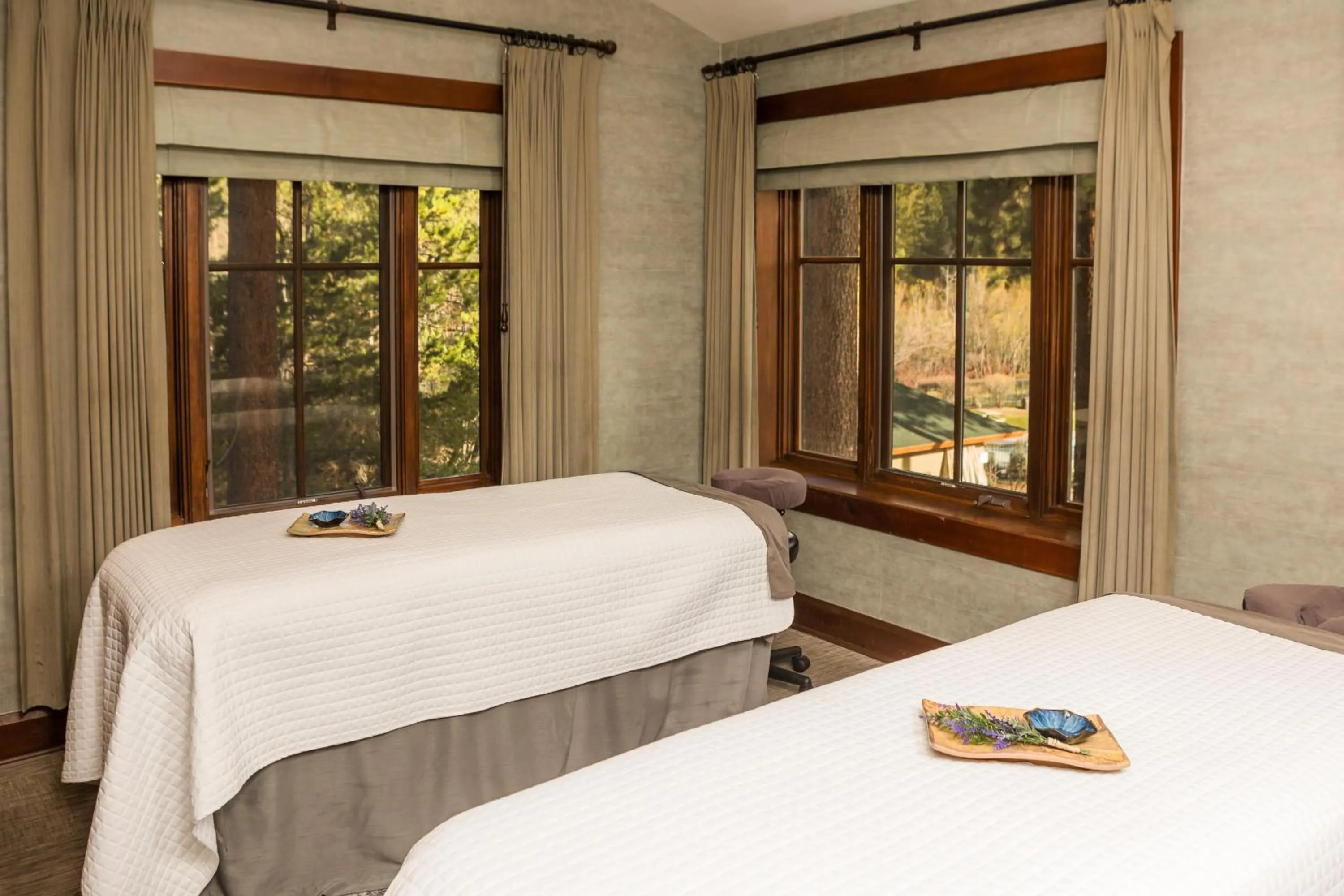 Spa and wellness centre/facilities, Bed in Hyatt Regency Lake Tahoe Resort, Spa & Casino