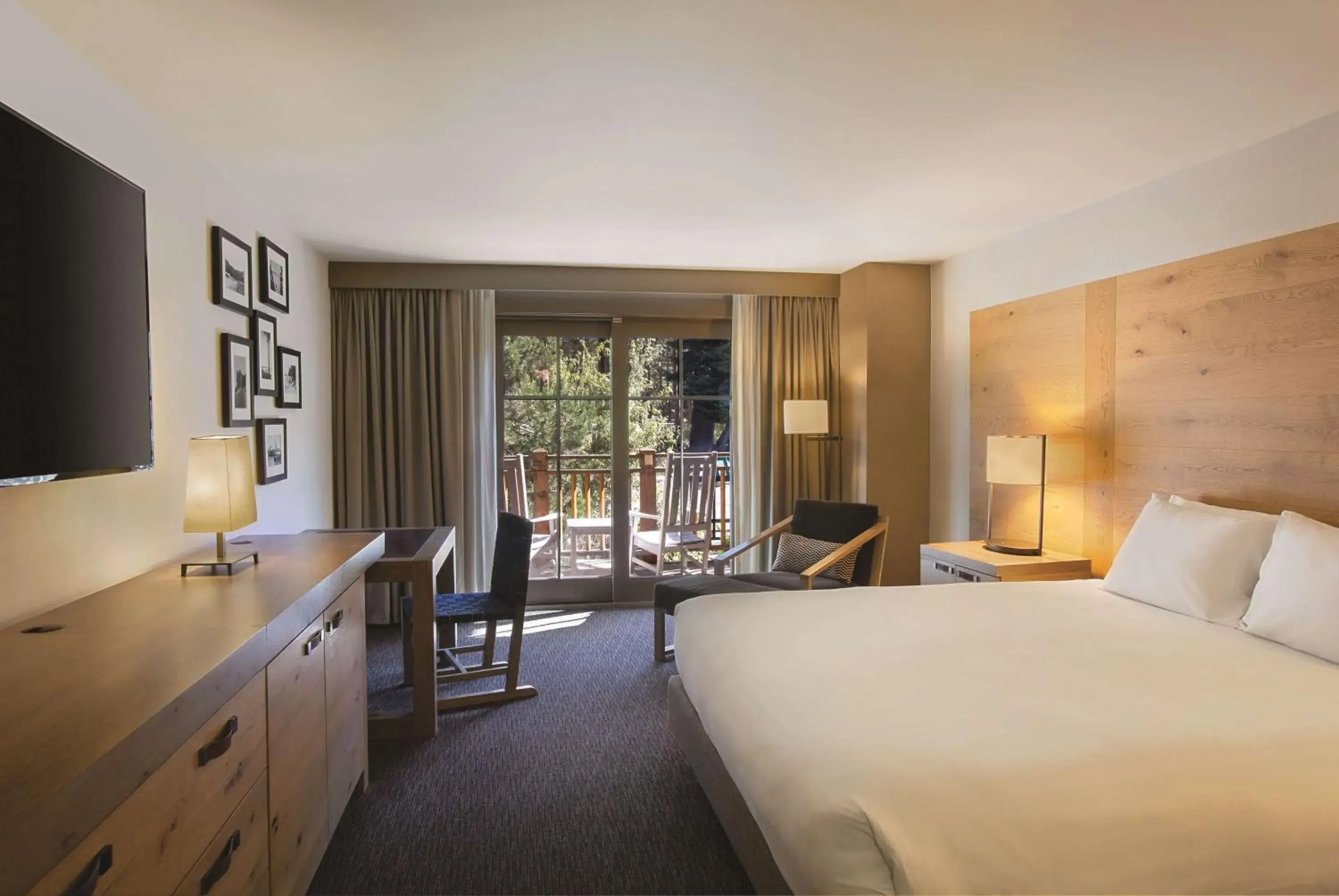 Bedroom, Bed in Hyatt Regency Lake Tahoe Resort, Spa & Casino Bedroom, Bed in Hyatt Regency Lake Tahoe Resort, Spa & Casino